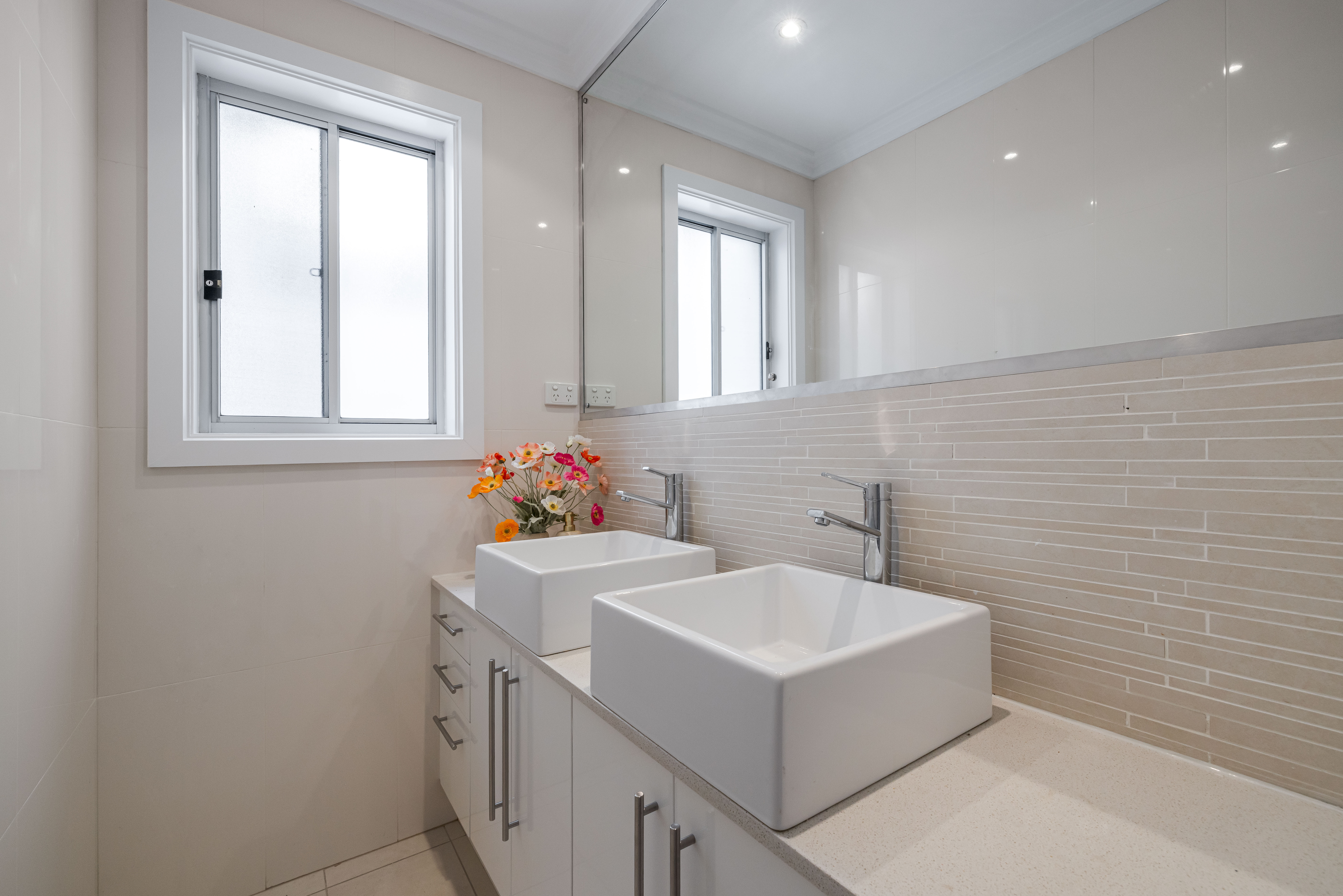 2 / 5 Clegowie Street, West Beach