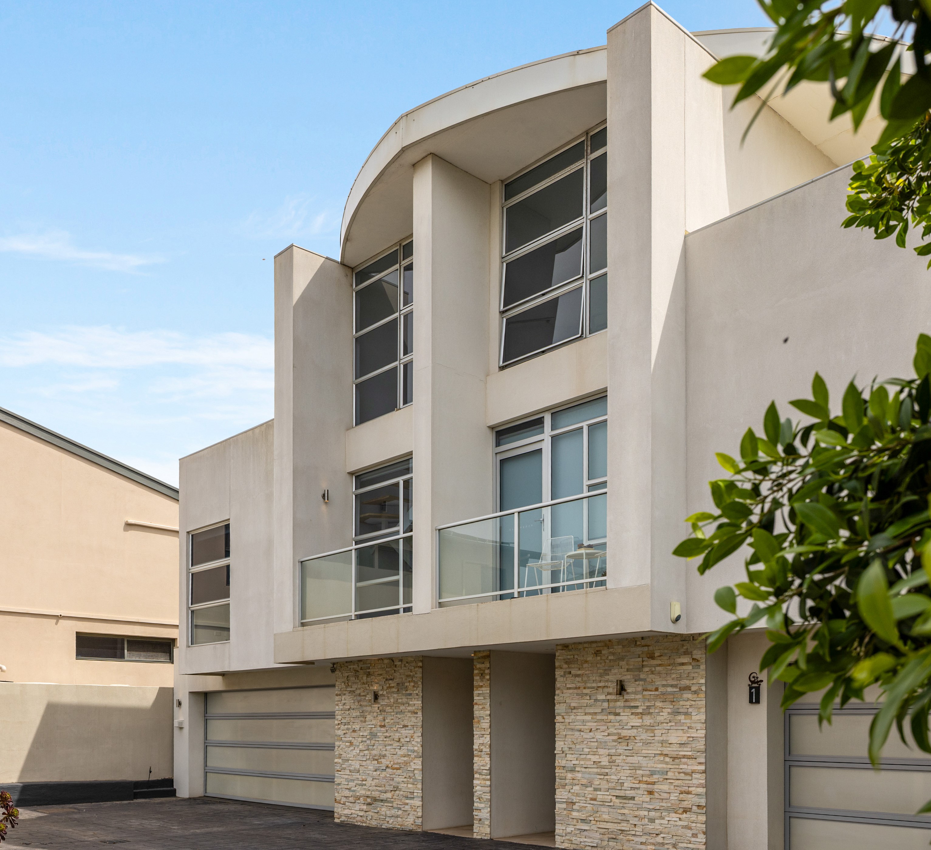 2 / 5 Clegowie Street, West Beach