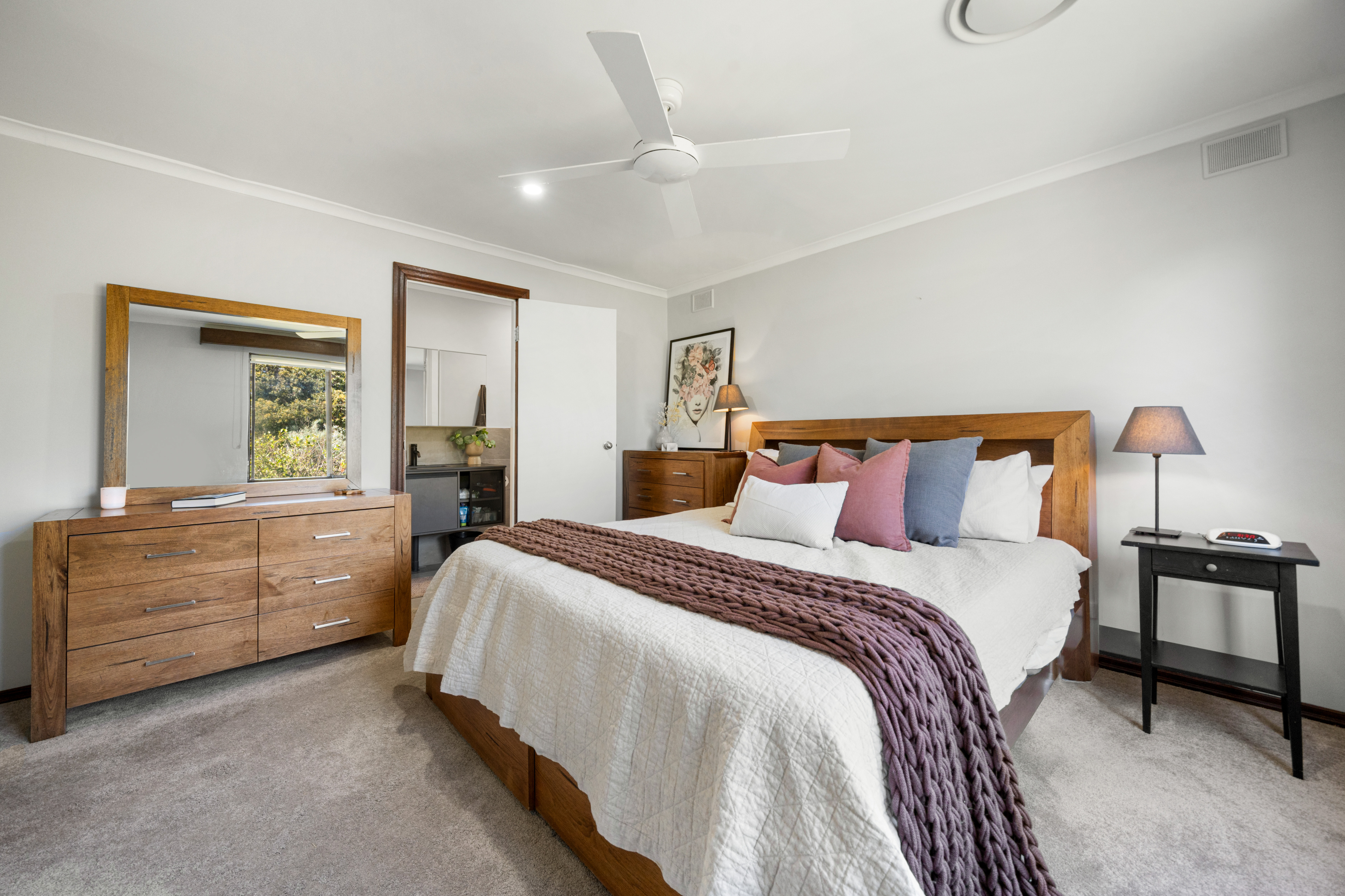 2 Regano Road, Flagstaff Hill