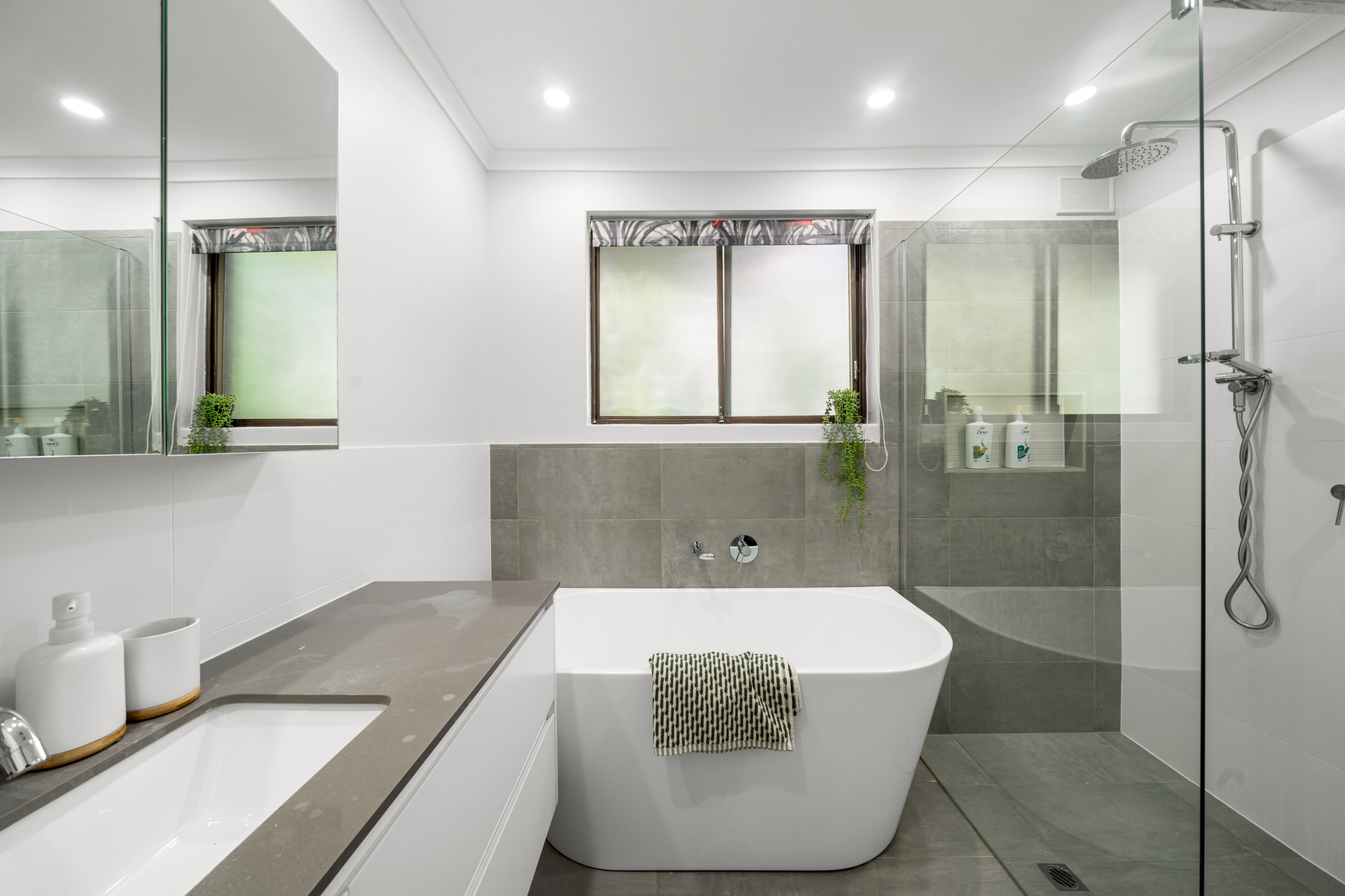 2 Regano Road, Flagstaff Hill