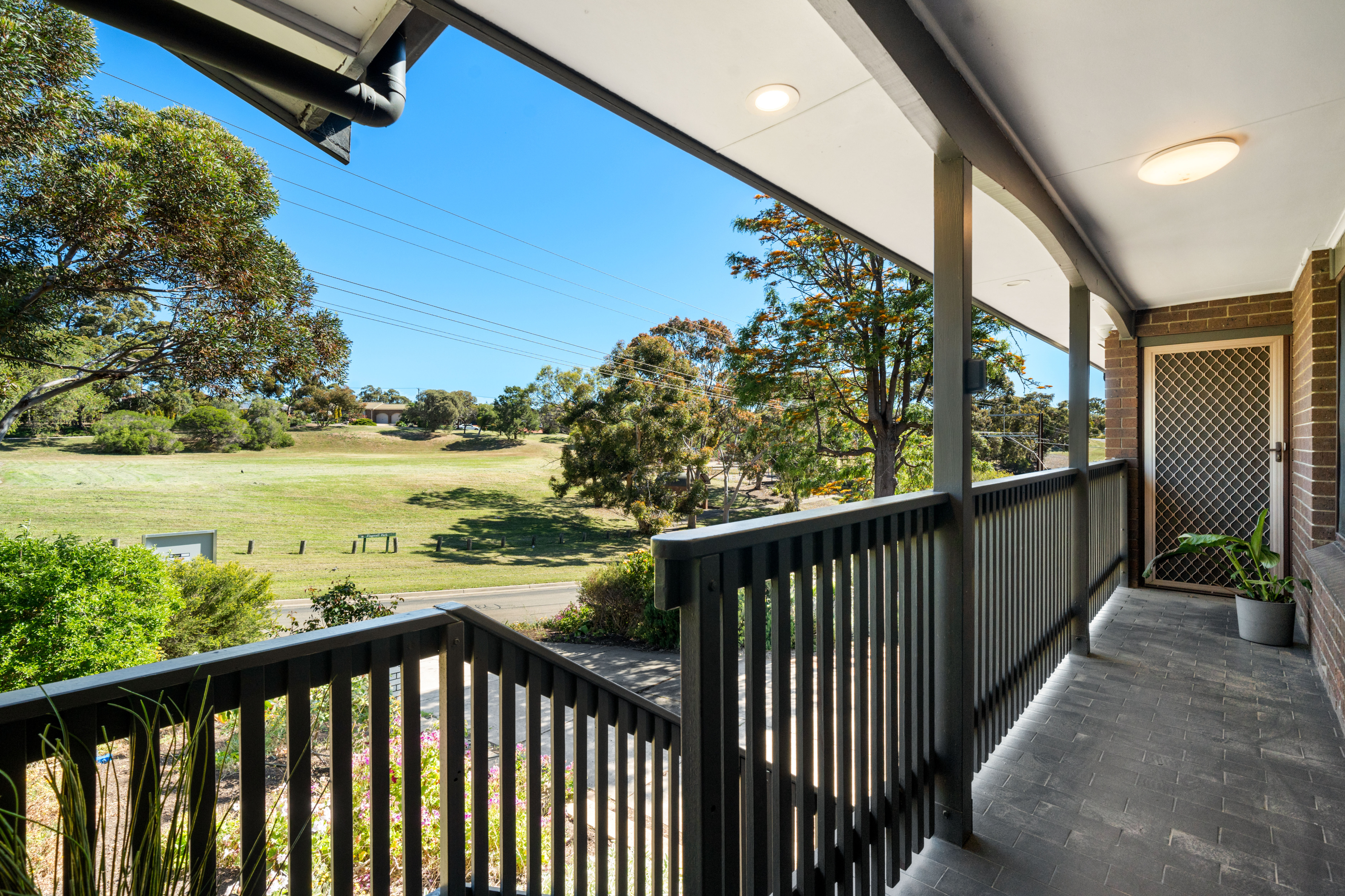 2 Regano Road, Flagstaff Hill