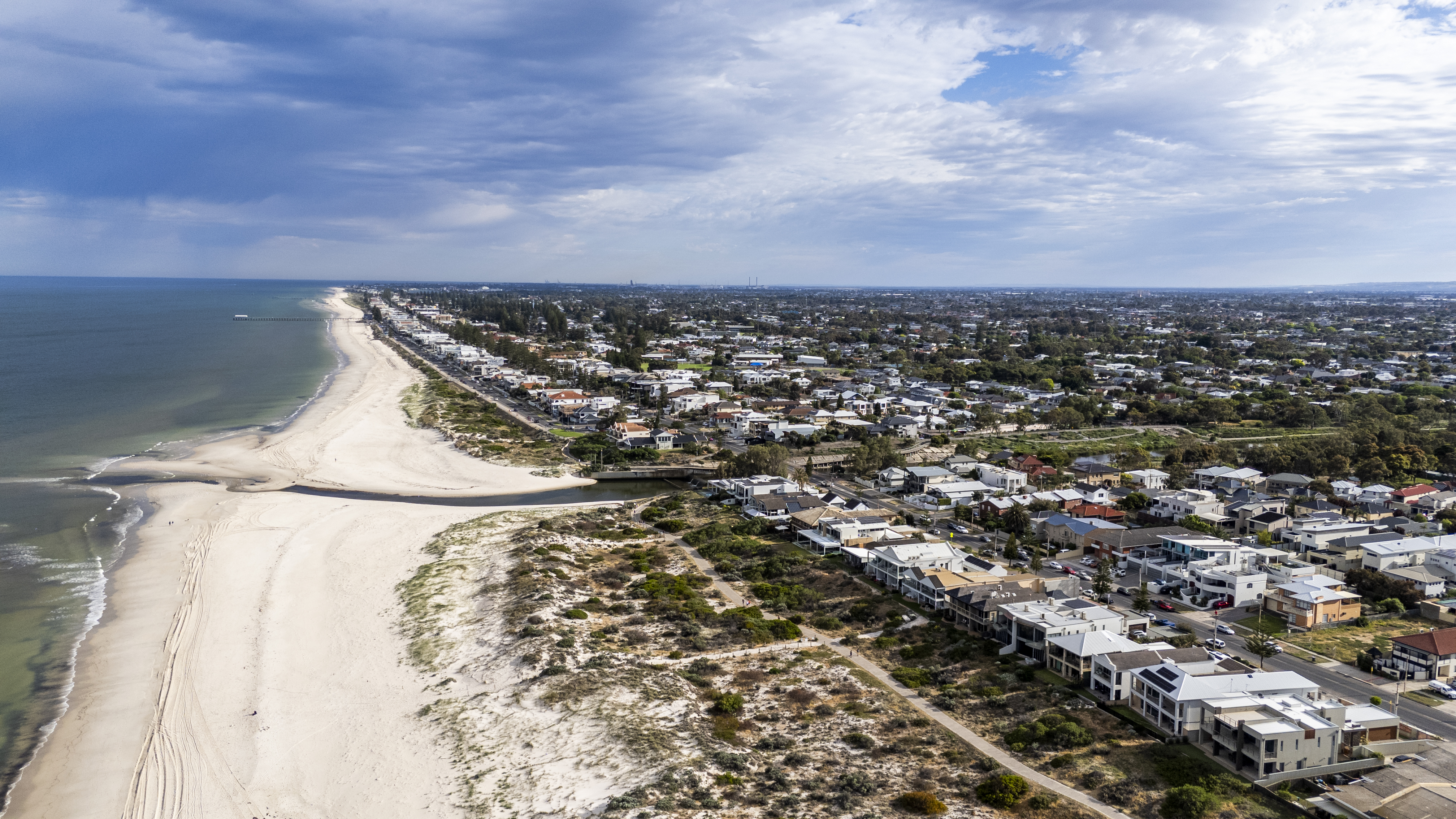 2 / 5 Clegowie Street, West Beach