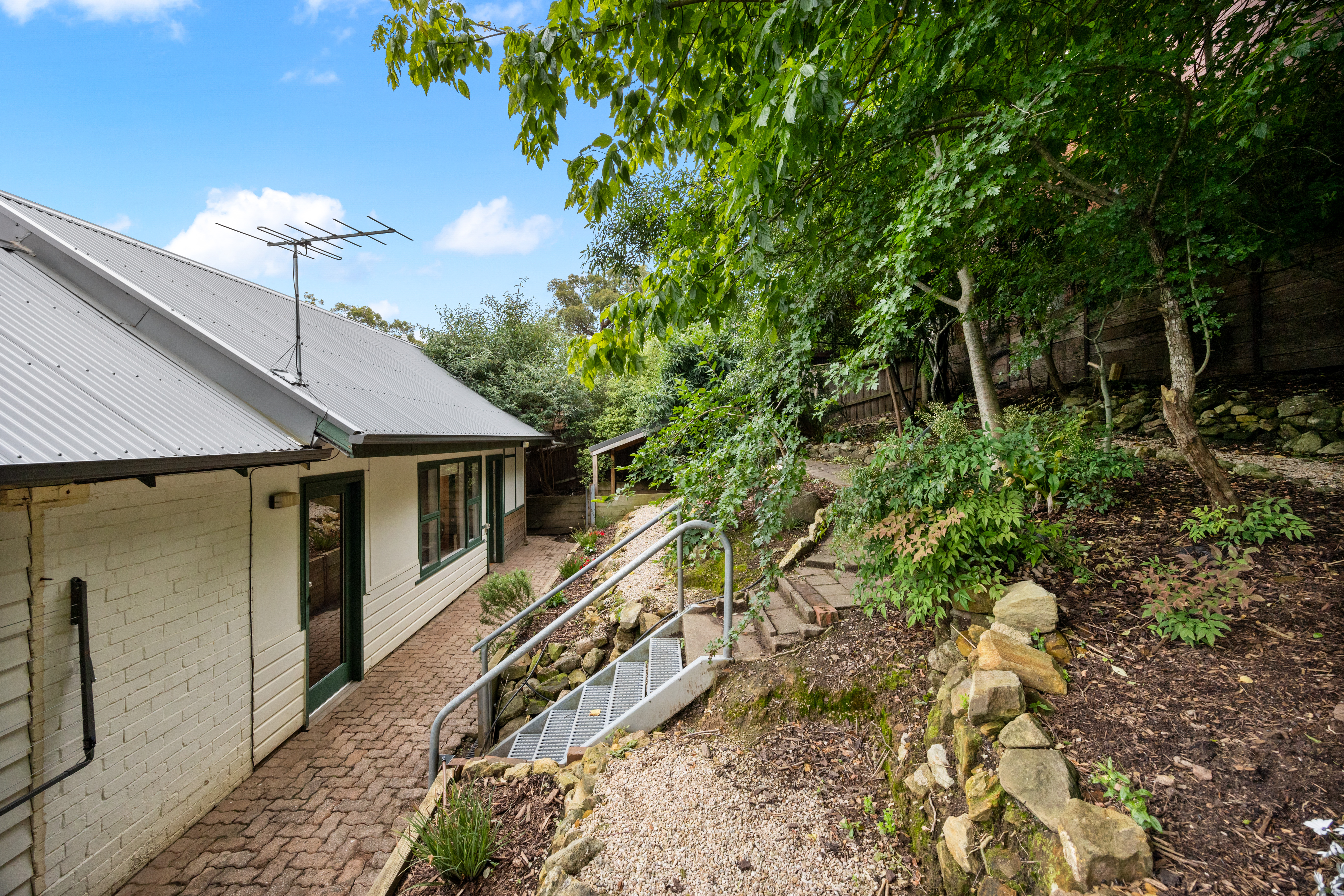 22 George Avenue, Crafers West