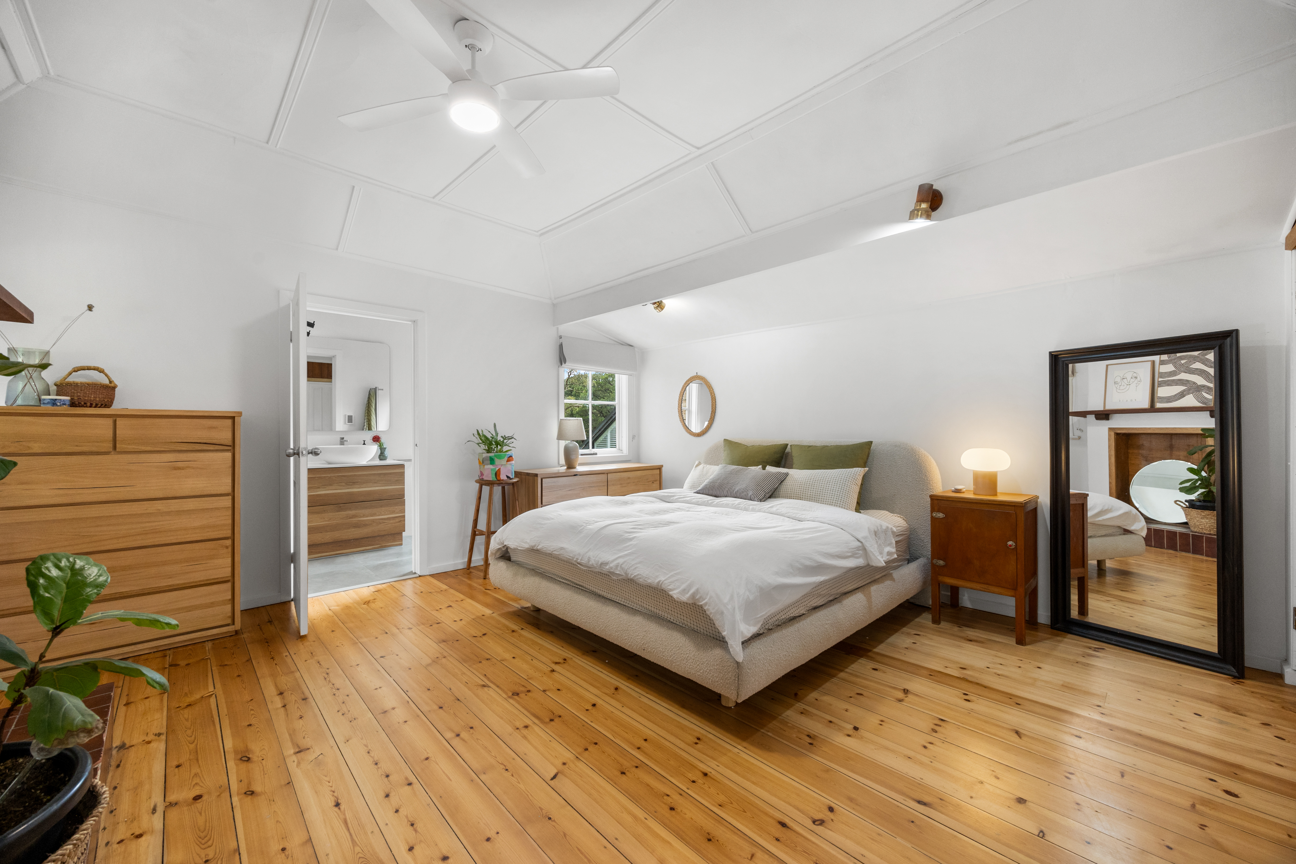 22 George Avenue, Crafers West