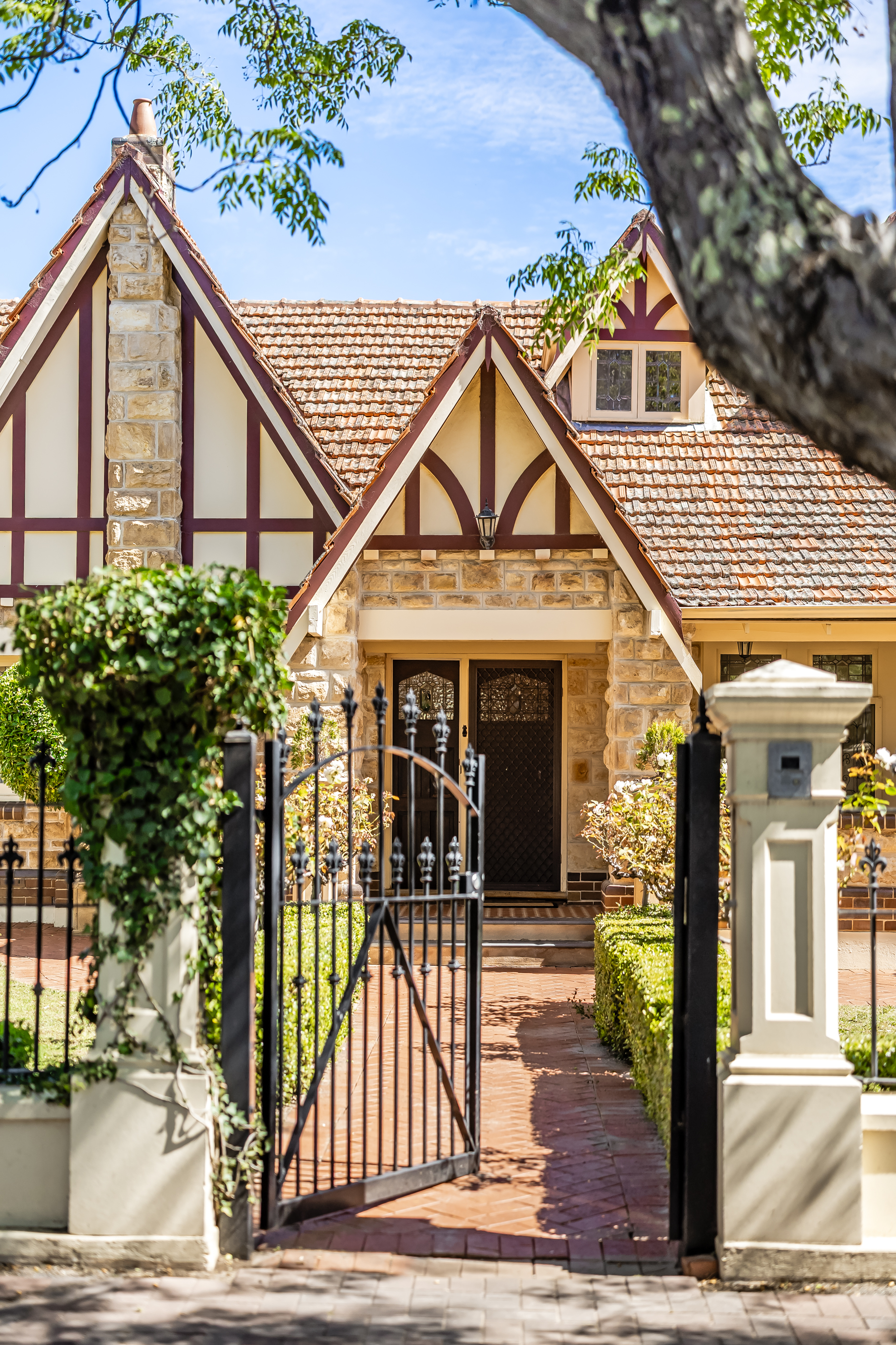 6  Webb Avenue , Glenside