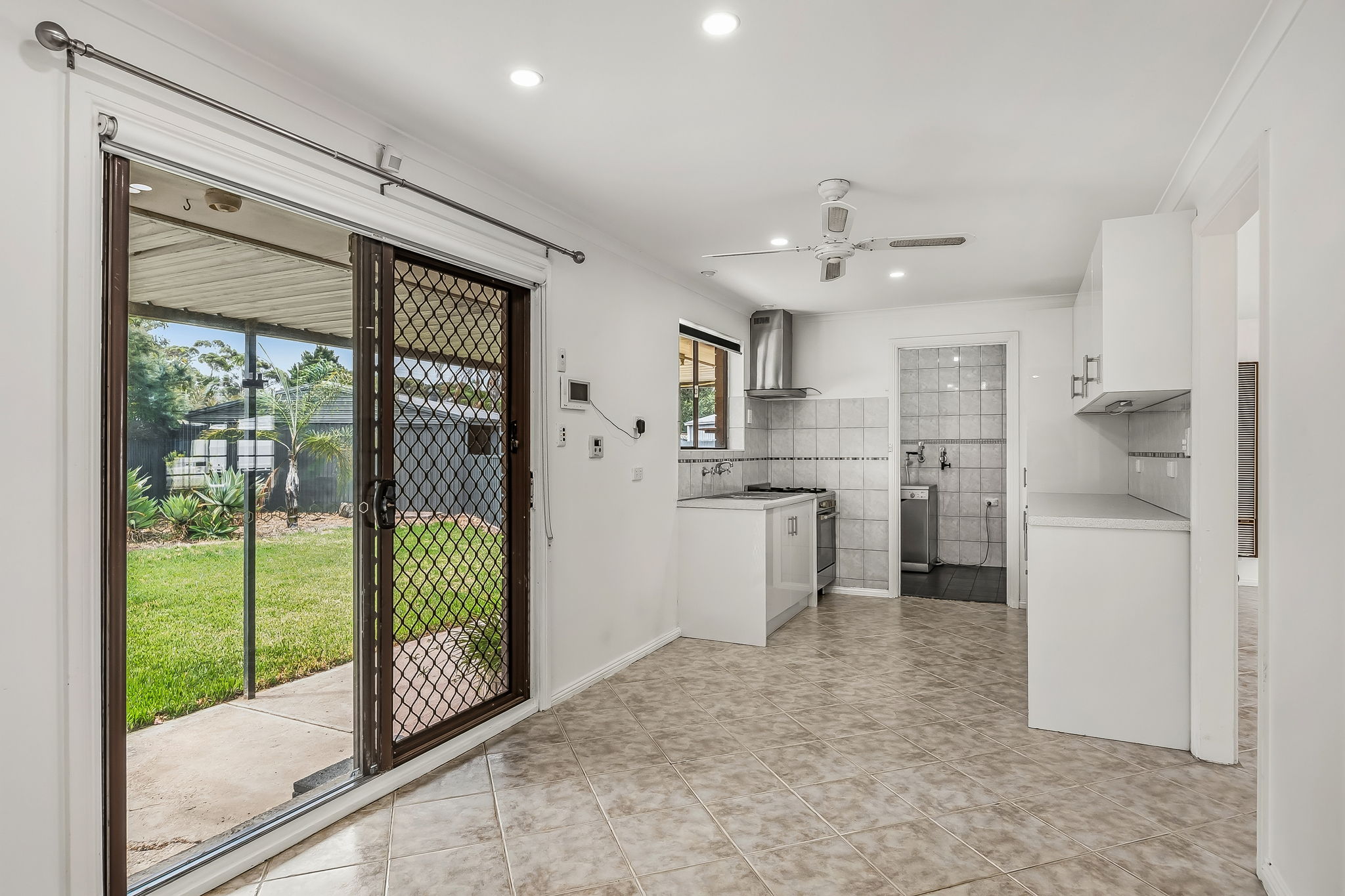 6 Cairney Place, Paralowie