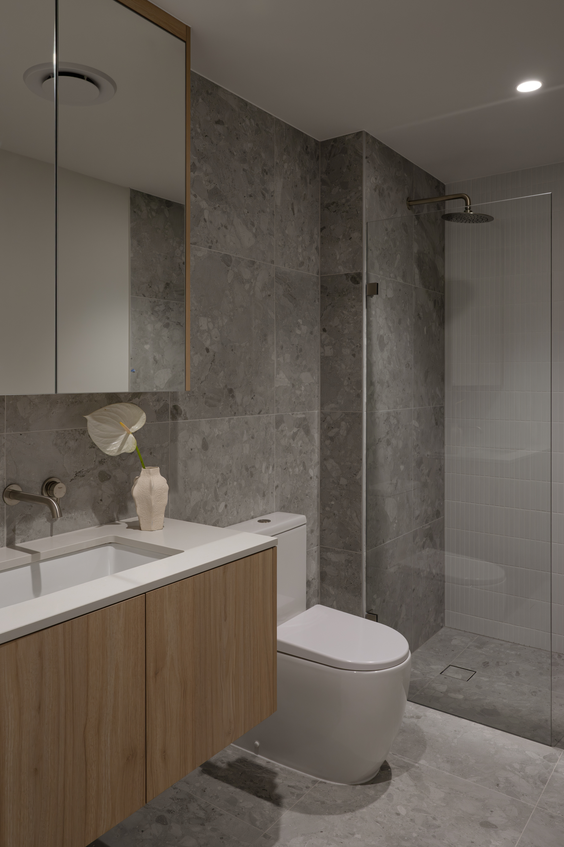 403 / 10 Railway Terrace, Mile End