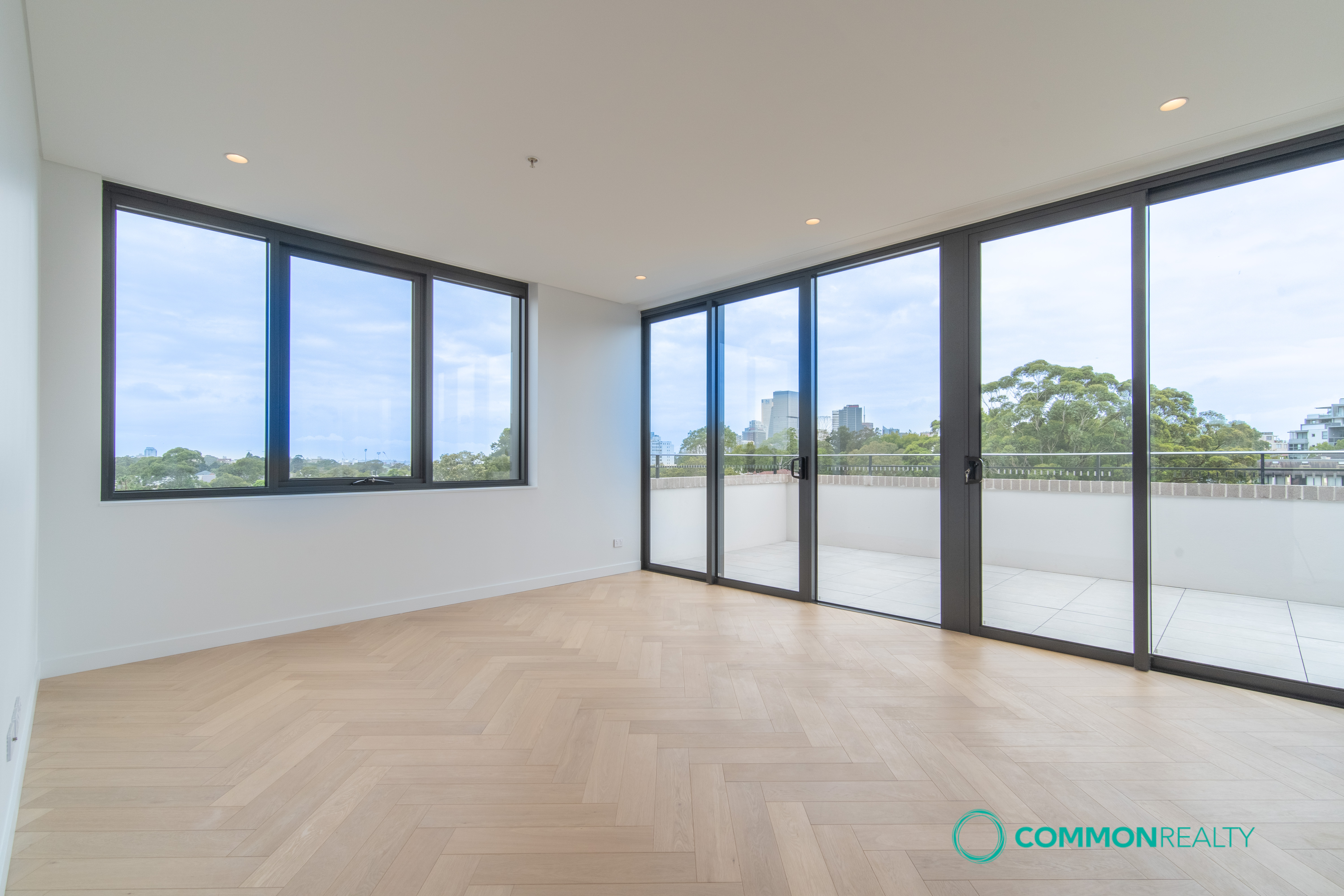 Brand New 2 Bedroom Apartment - photo 1