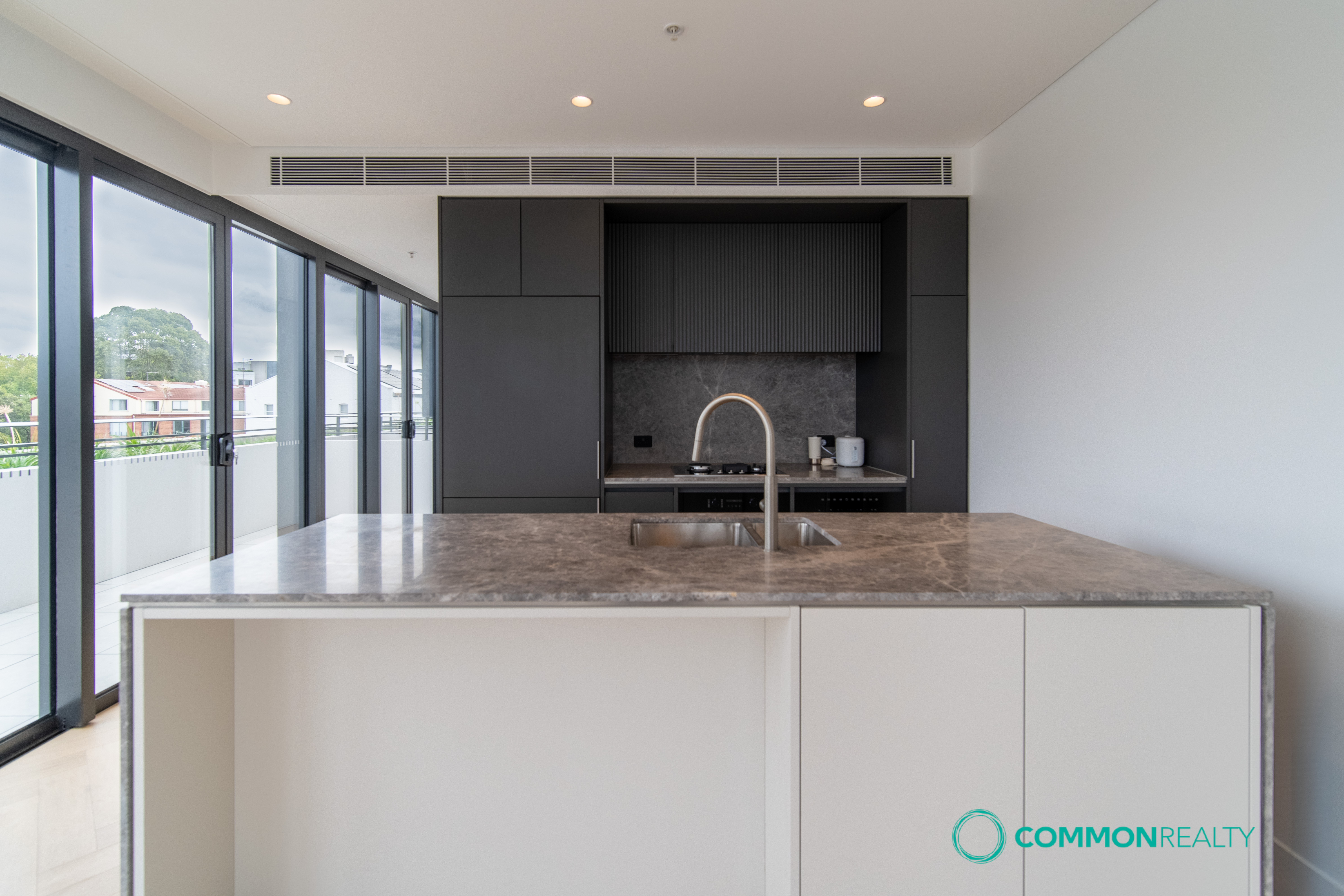 Brand New 2 Bedroom Apartment - photo 2