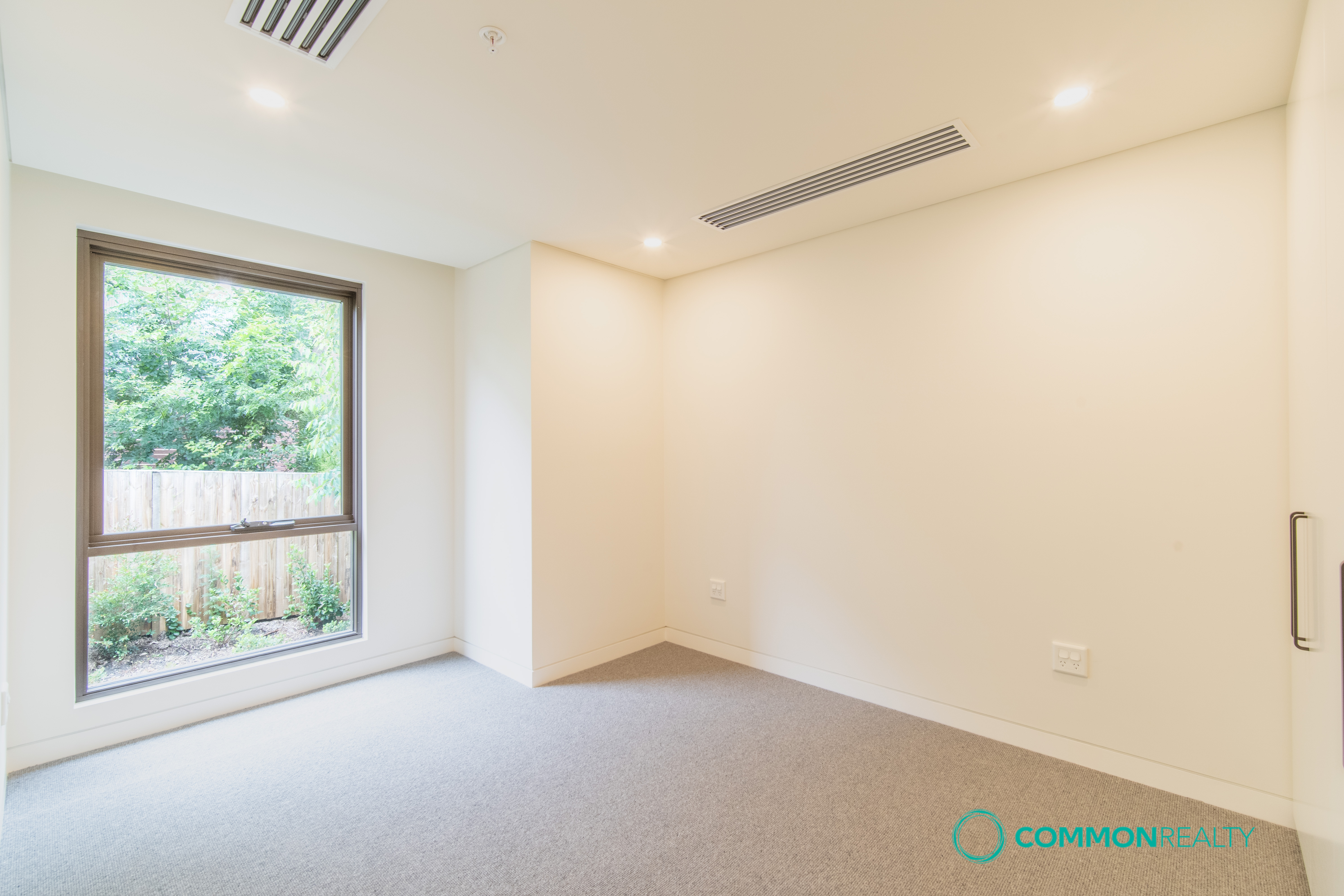 Modern 4 Bedroom Townhouse Living at Greenview - photo 6