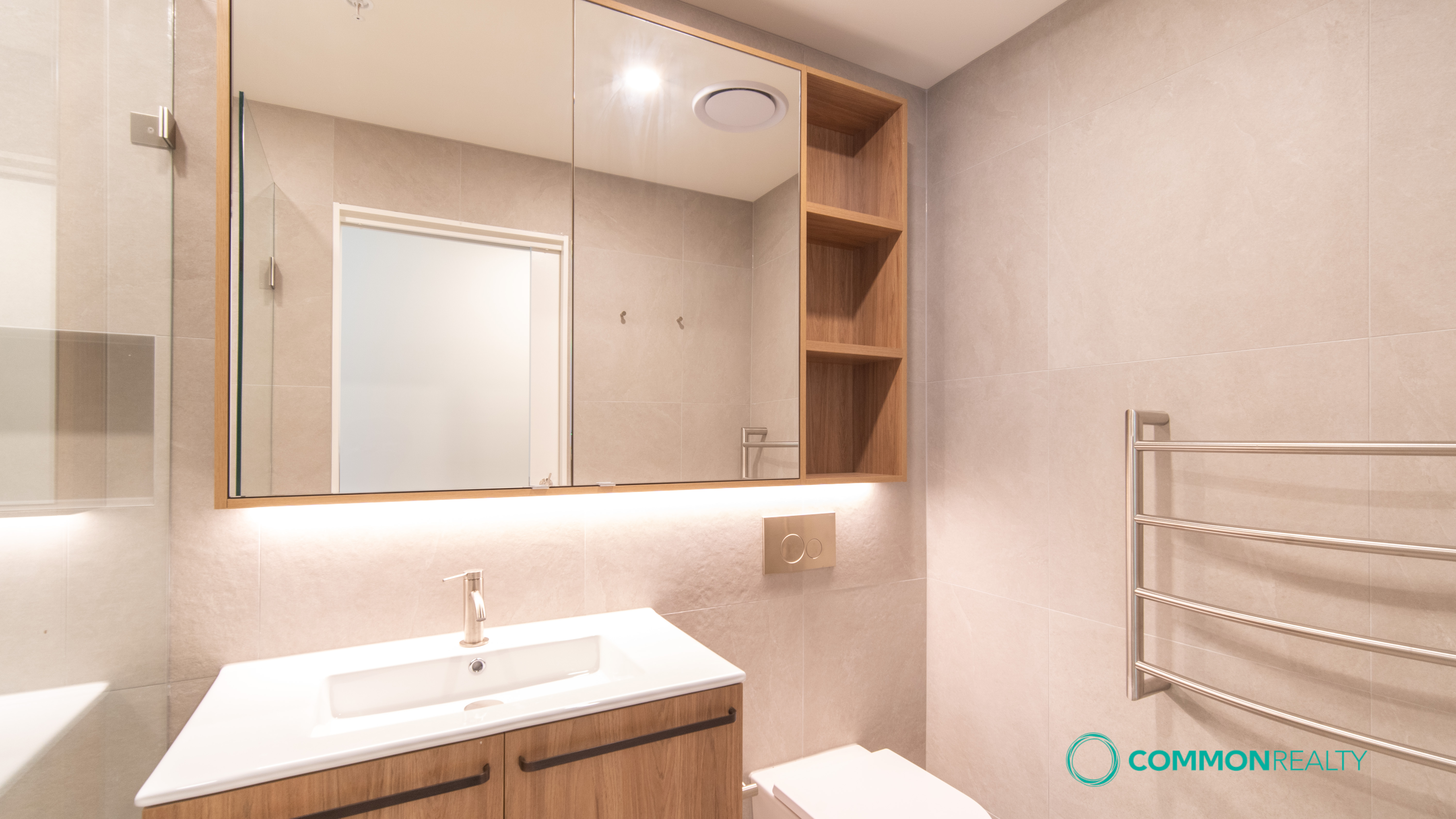 Modern 4 Bedroom Townhouse Living at Greenview - photo 10