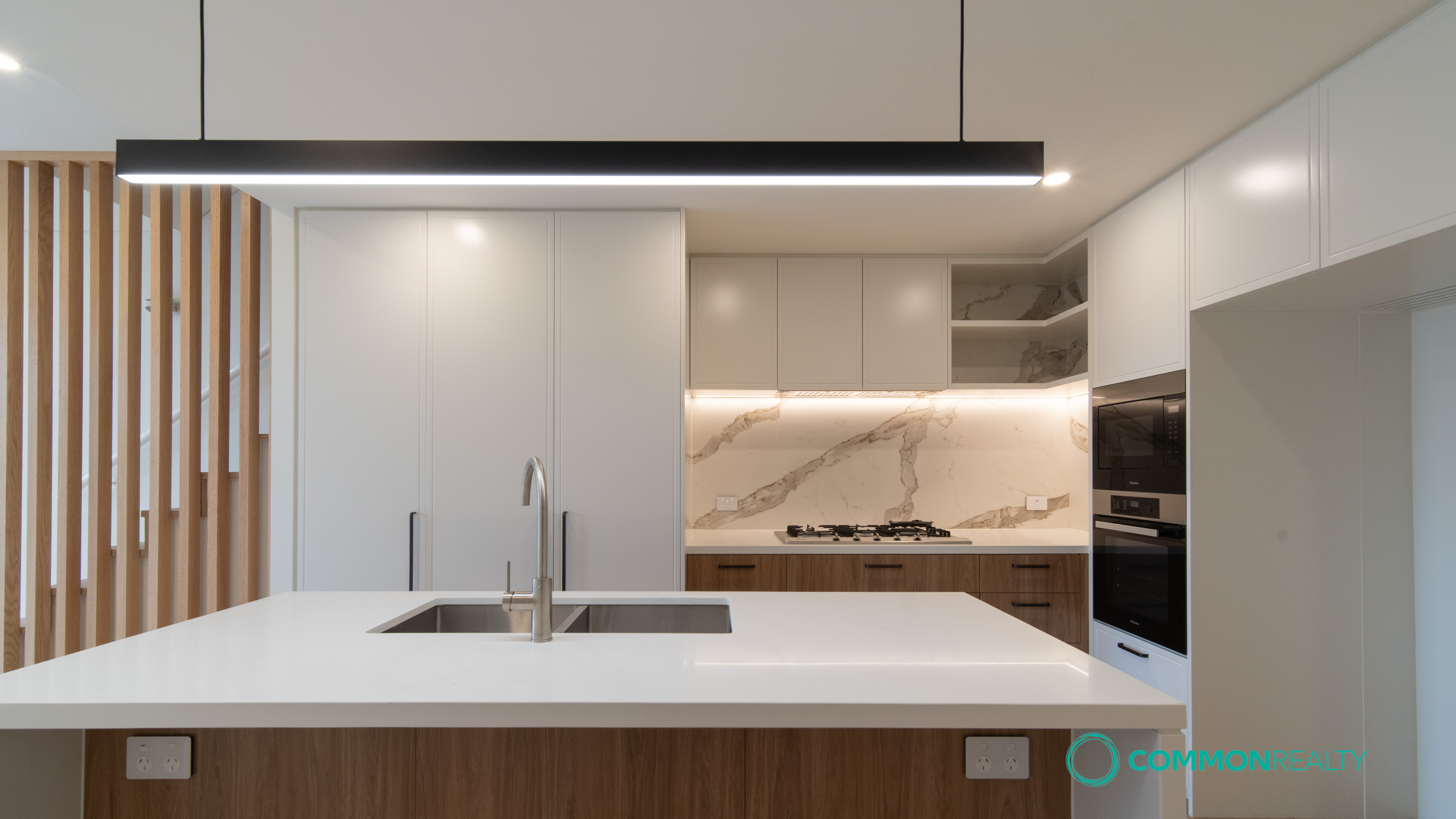 Modern 3 Bedroom Townhouse Living at Greenview - photo 2
