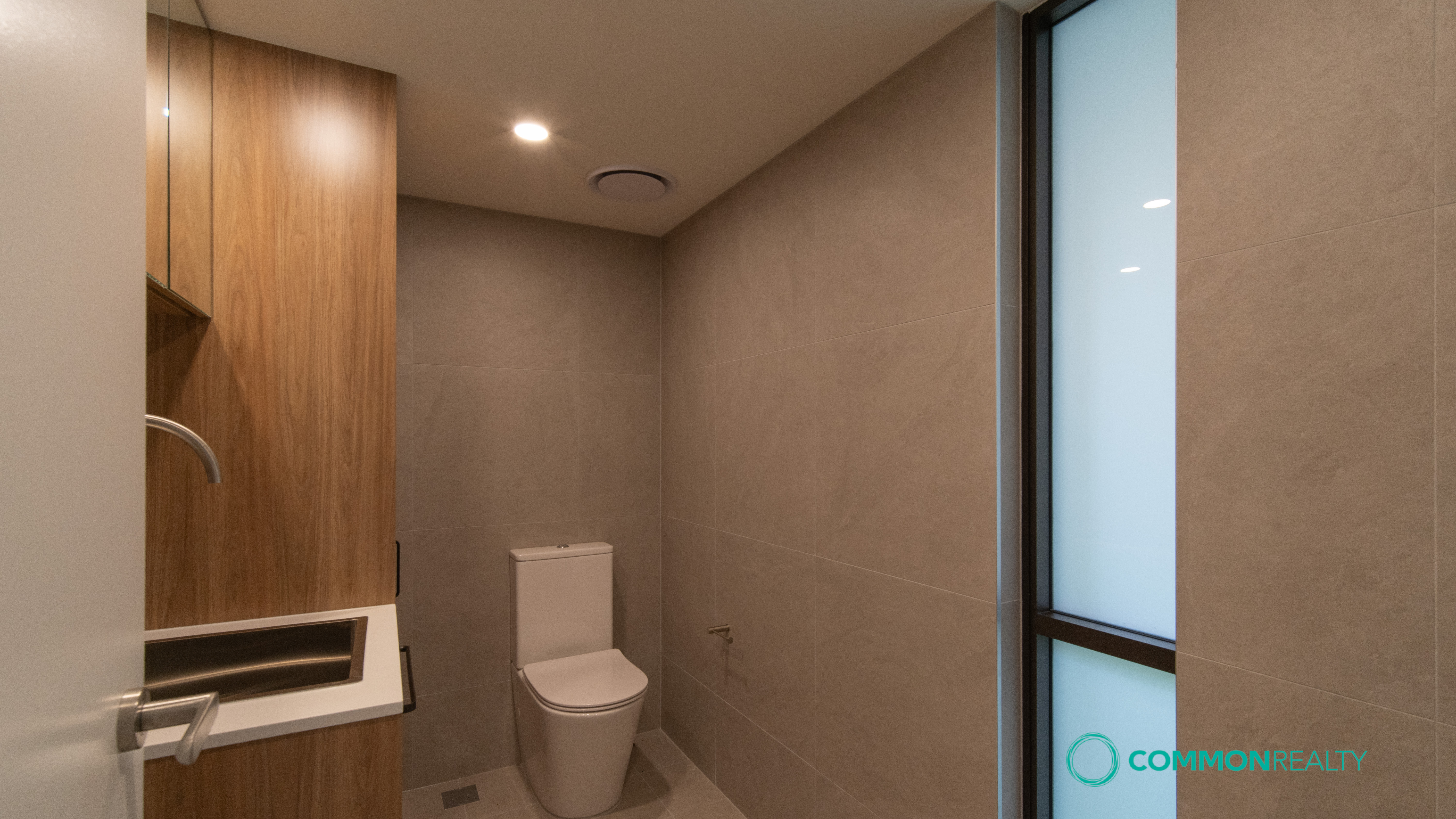 Modern 3 Bedroom Townhouse Living at Greenview - photo 10