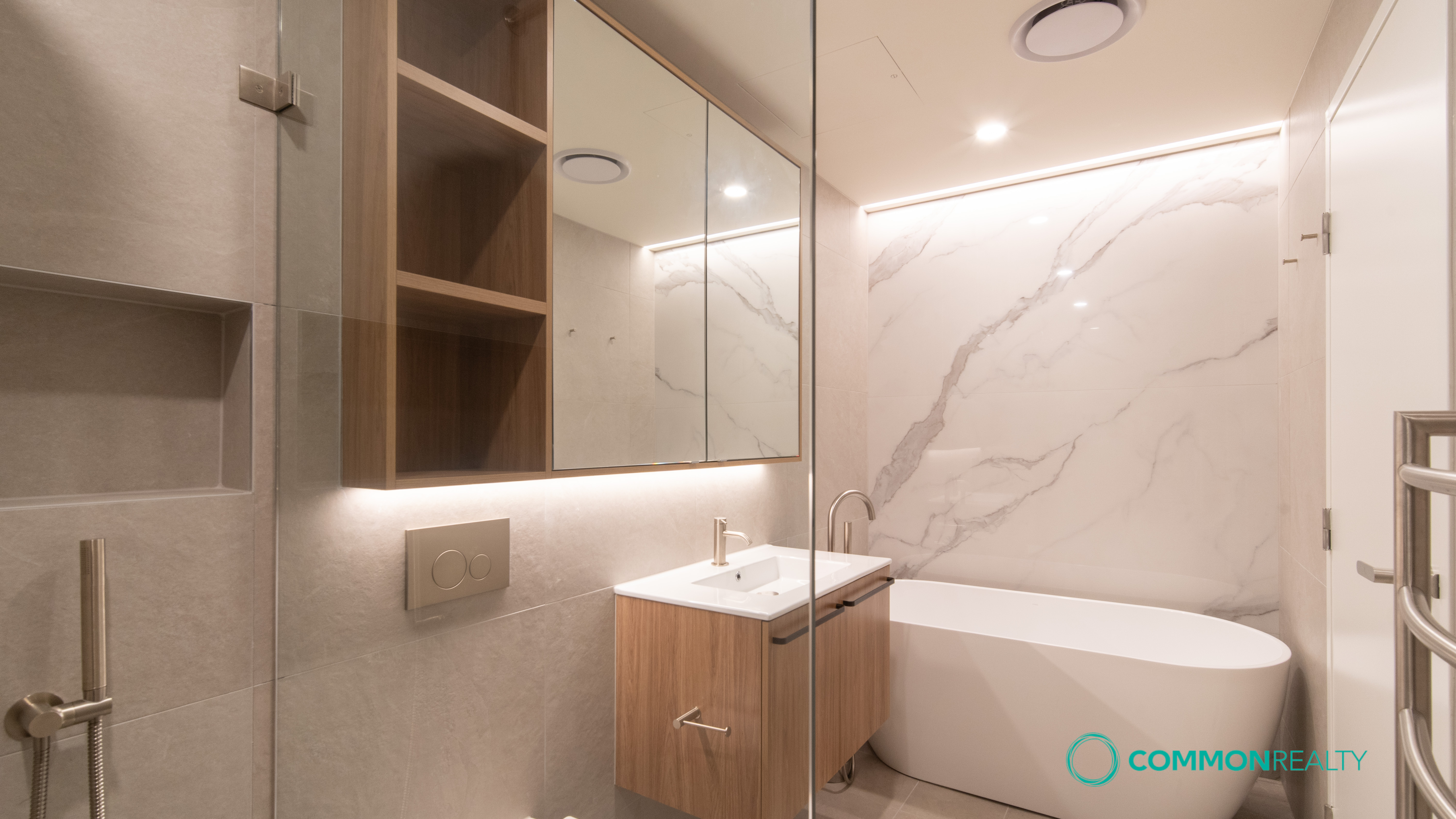 Modern 3 Bedroom Townhouse Living at Greenview - photo 6