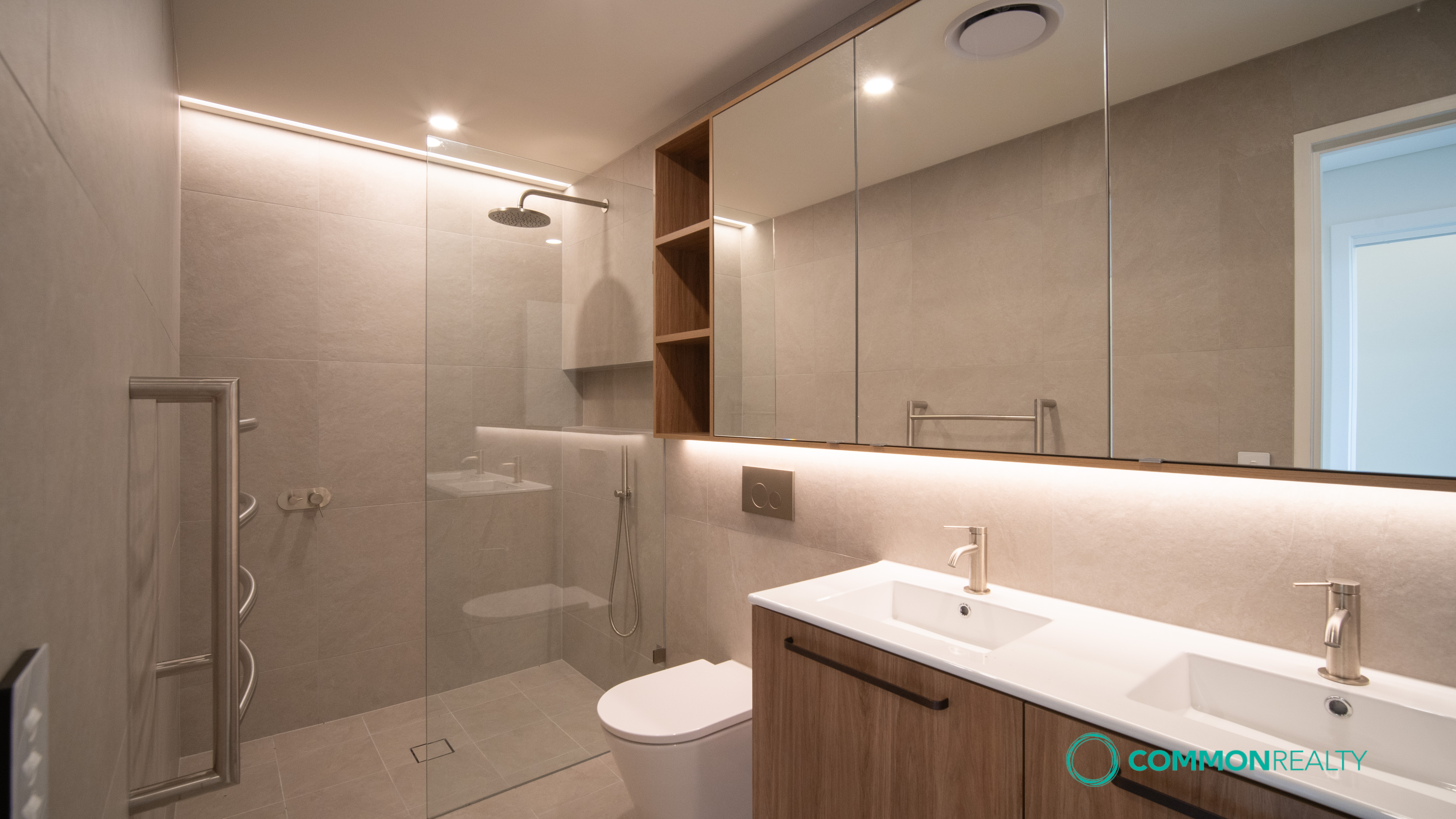 Modern 3 Bedroom Townhouse Living at Greenview - photo 8
