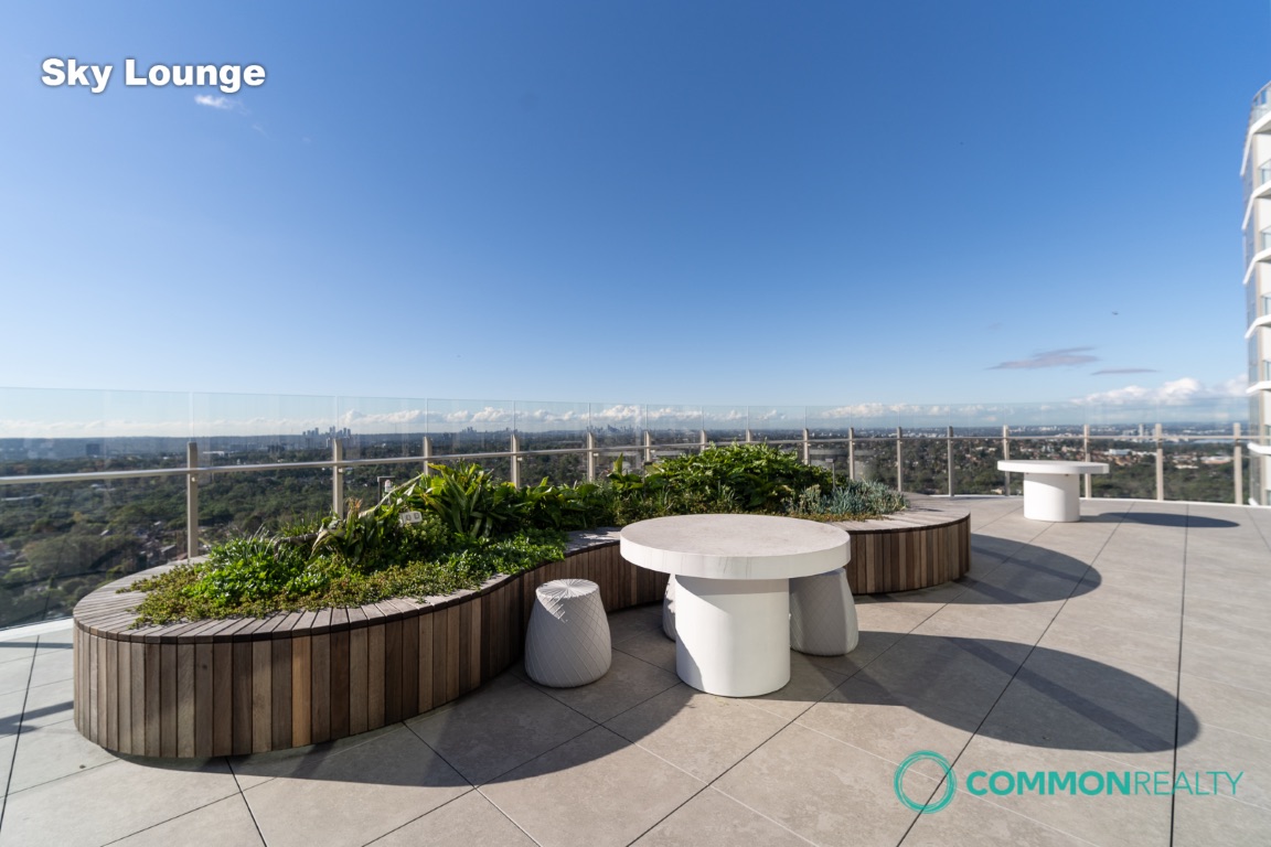 Sky-High Sophistication: Panoramic Vistas from the 19th Floor - photo 14