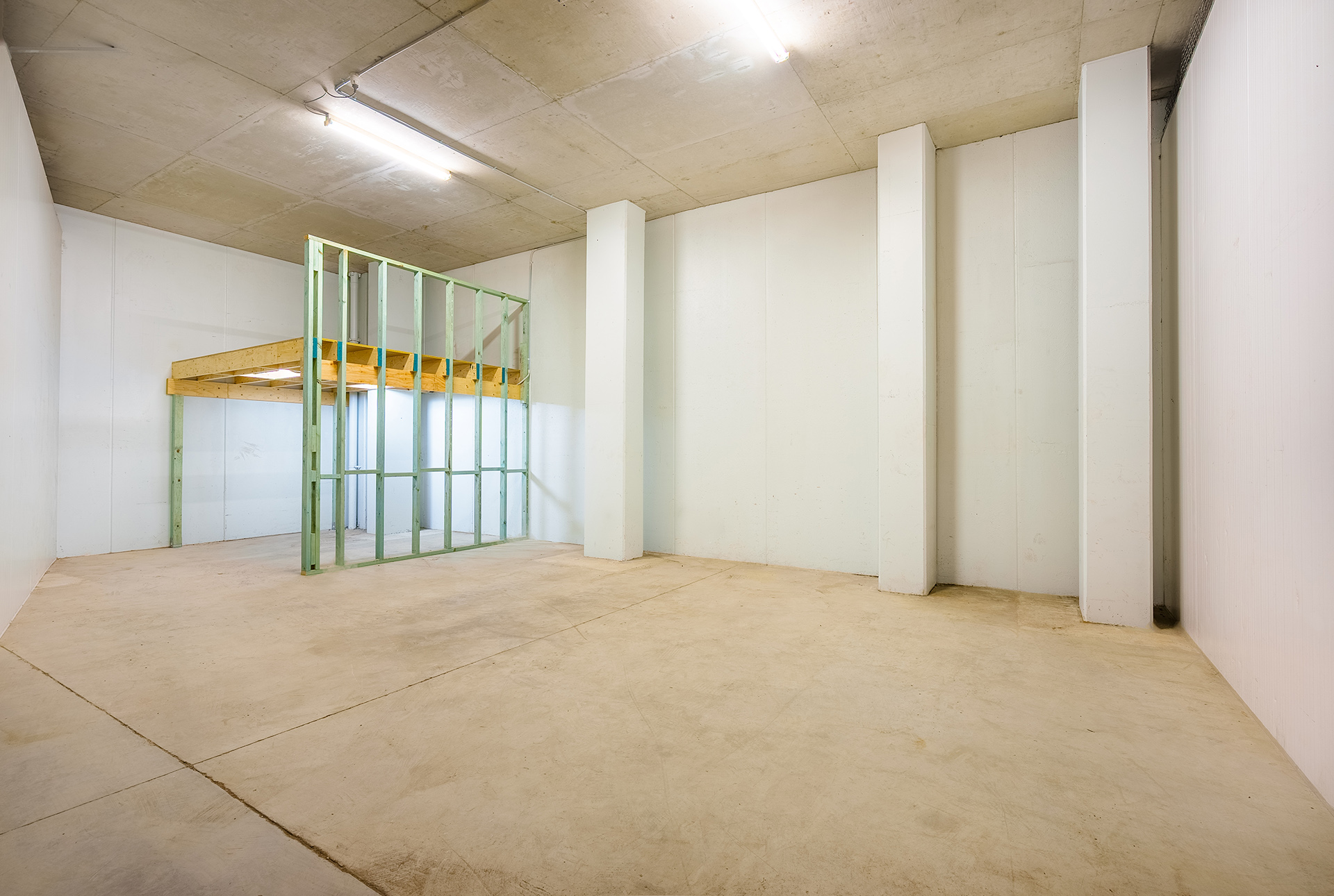 FOR SALE! 55m2 STORAGE LOT - IDEAL FOR TRADES