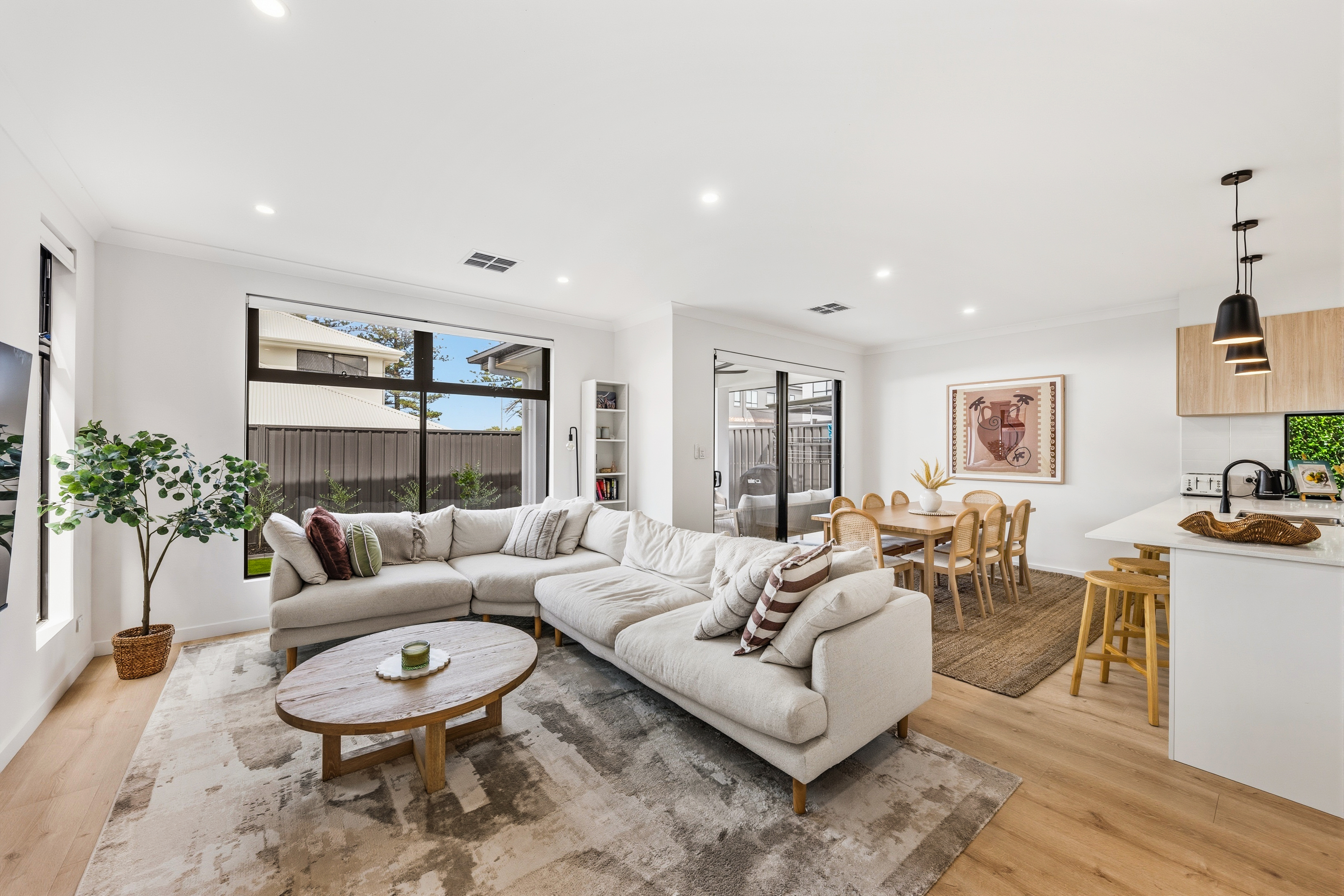 45 Graduation Parade, Taperoo