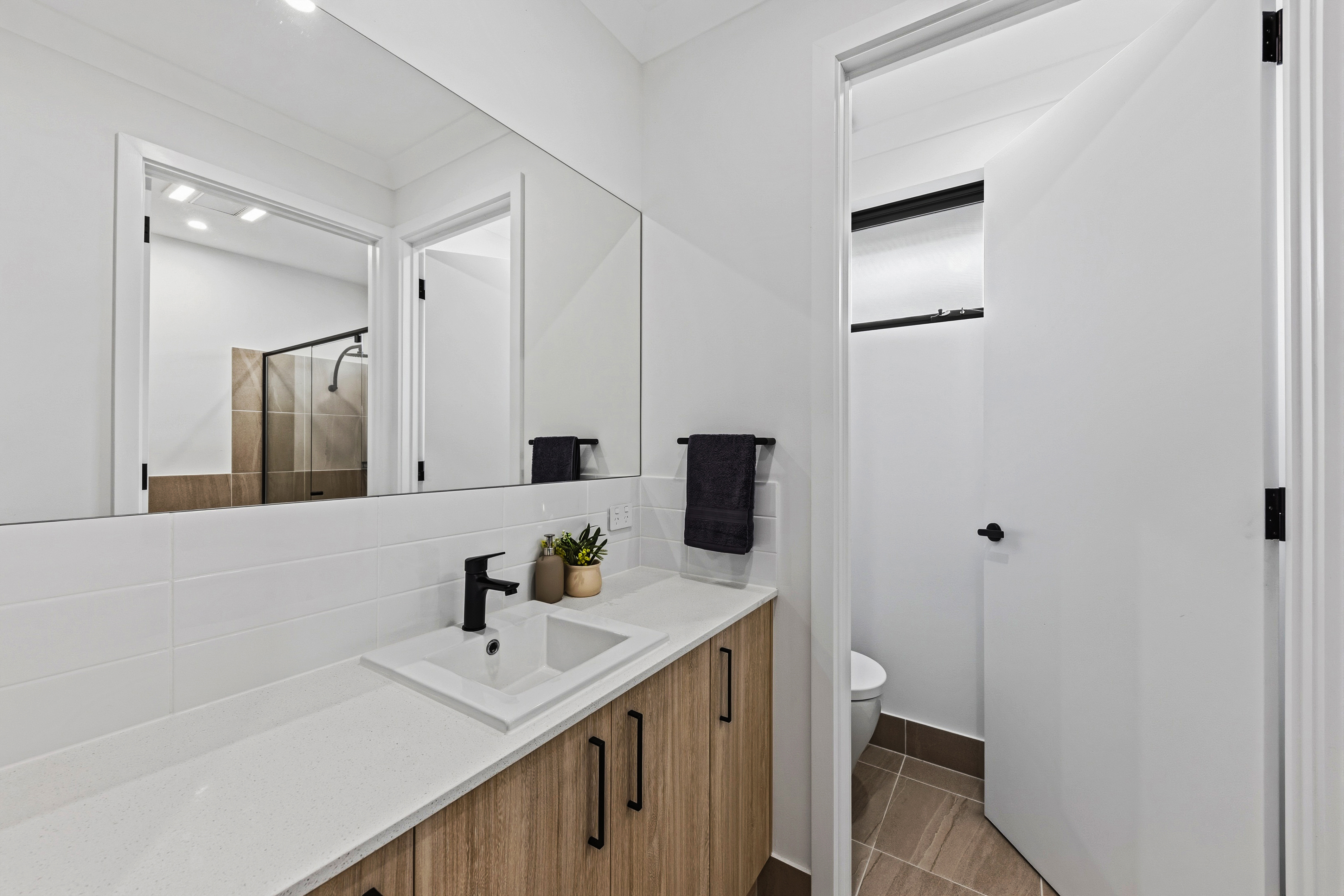 45 Graduation Parade, Taperoo