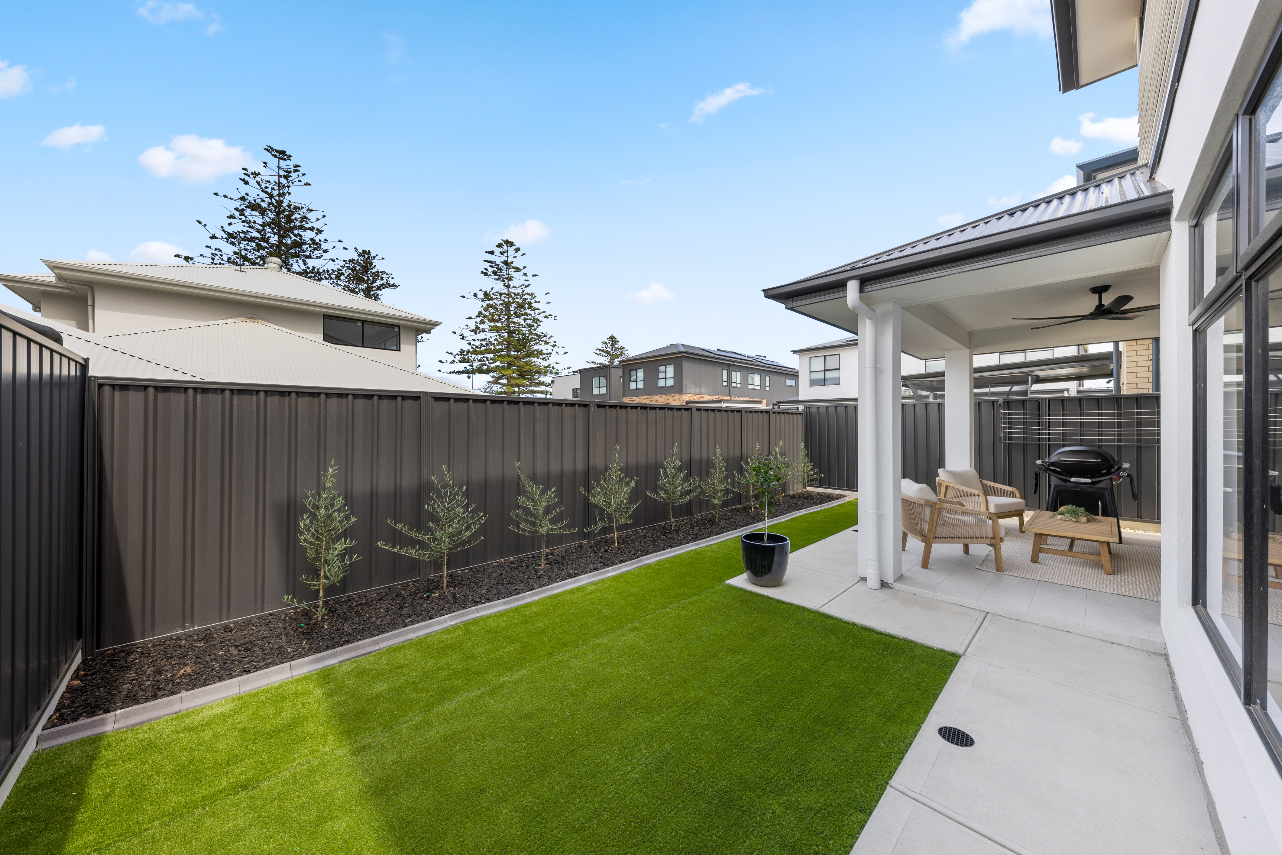 45 Graduation Parade, Taperoo