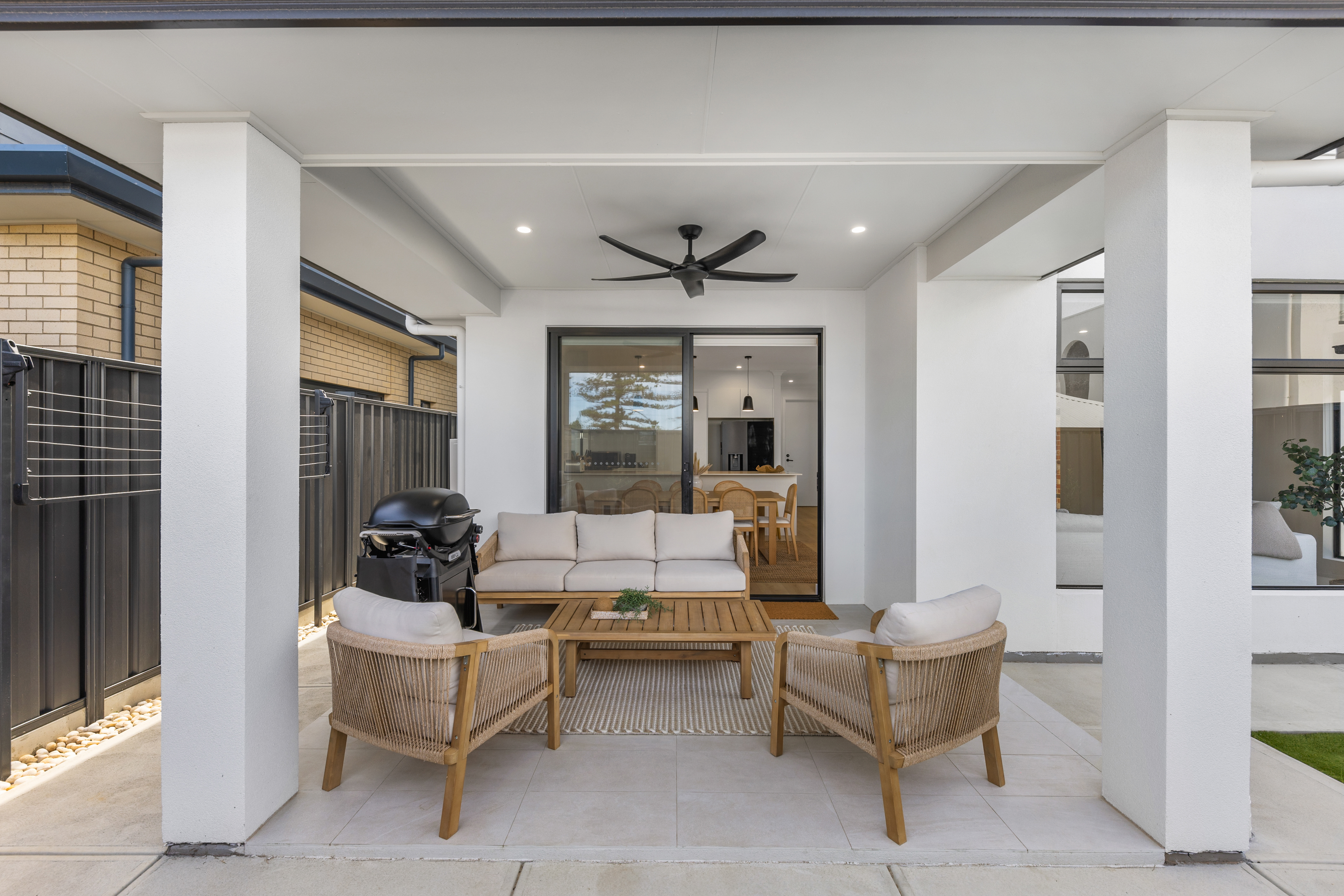 45 Graduation Parade, Taperoo