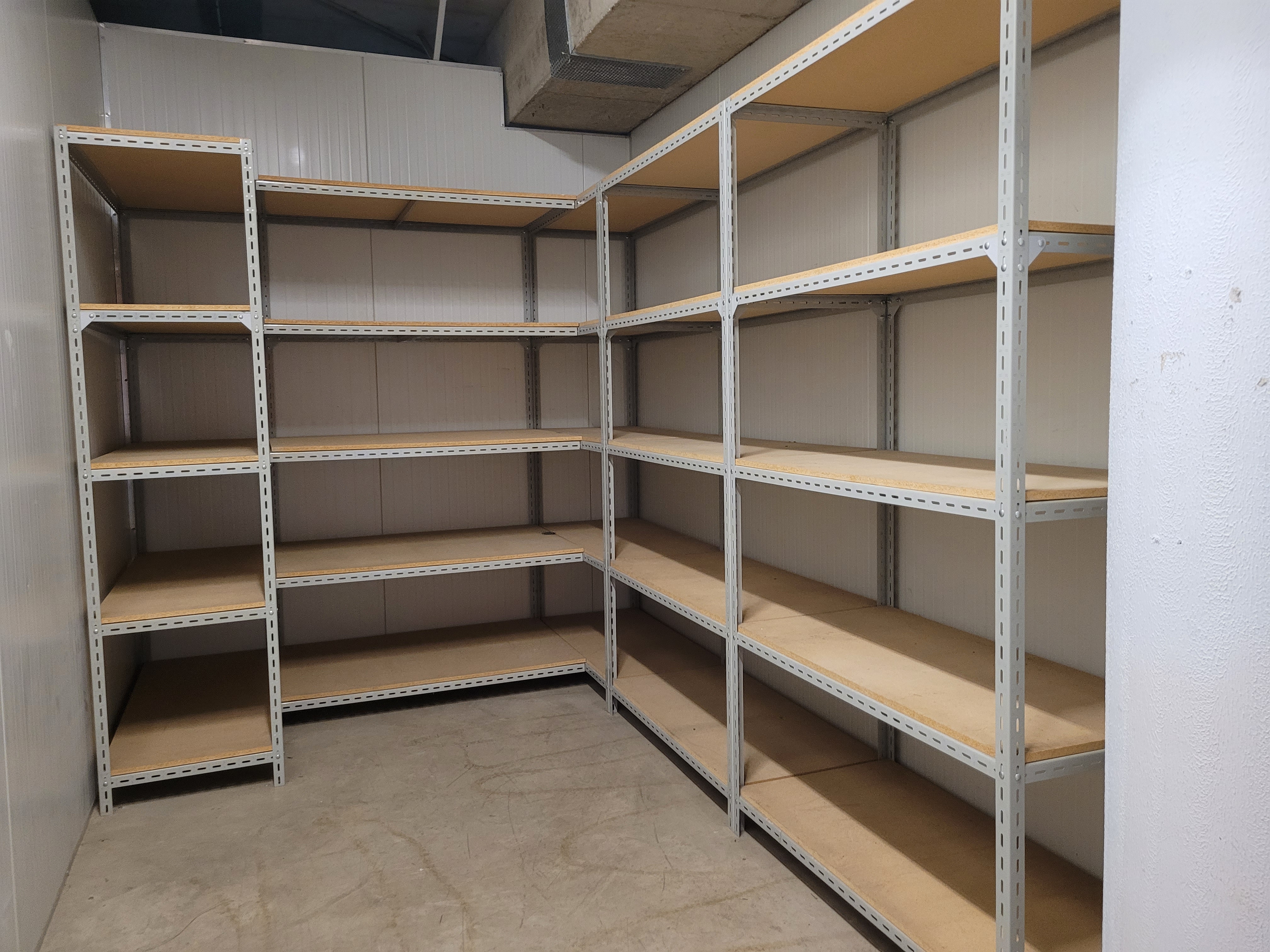 19m2 STORAGE LOT FOR LEASE