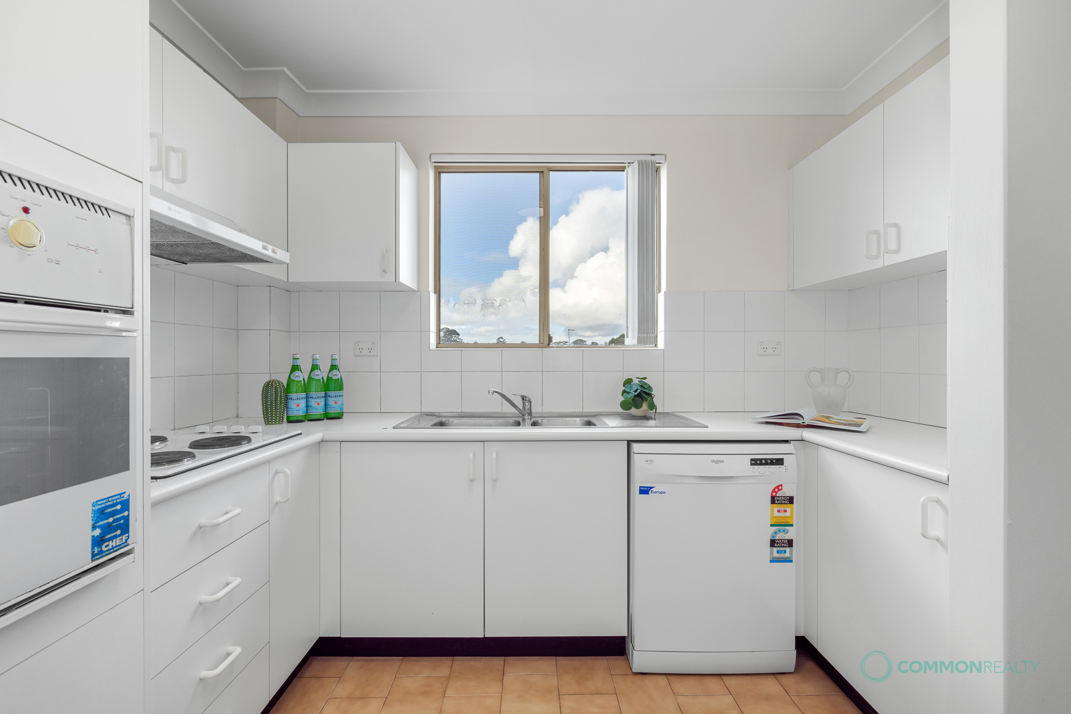 Spacious Living with Unobstructed Eastern View - photo 4