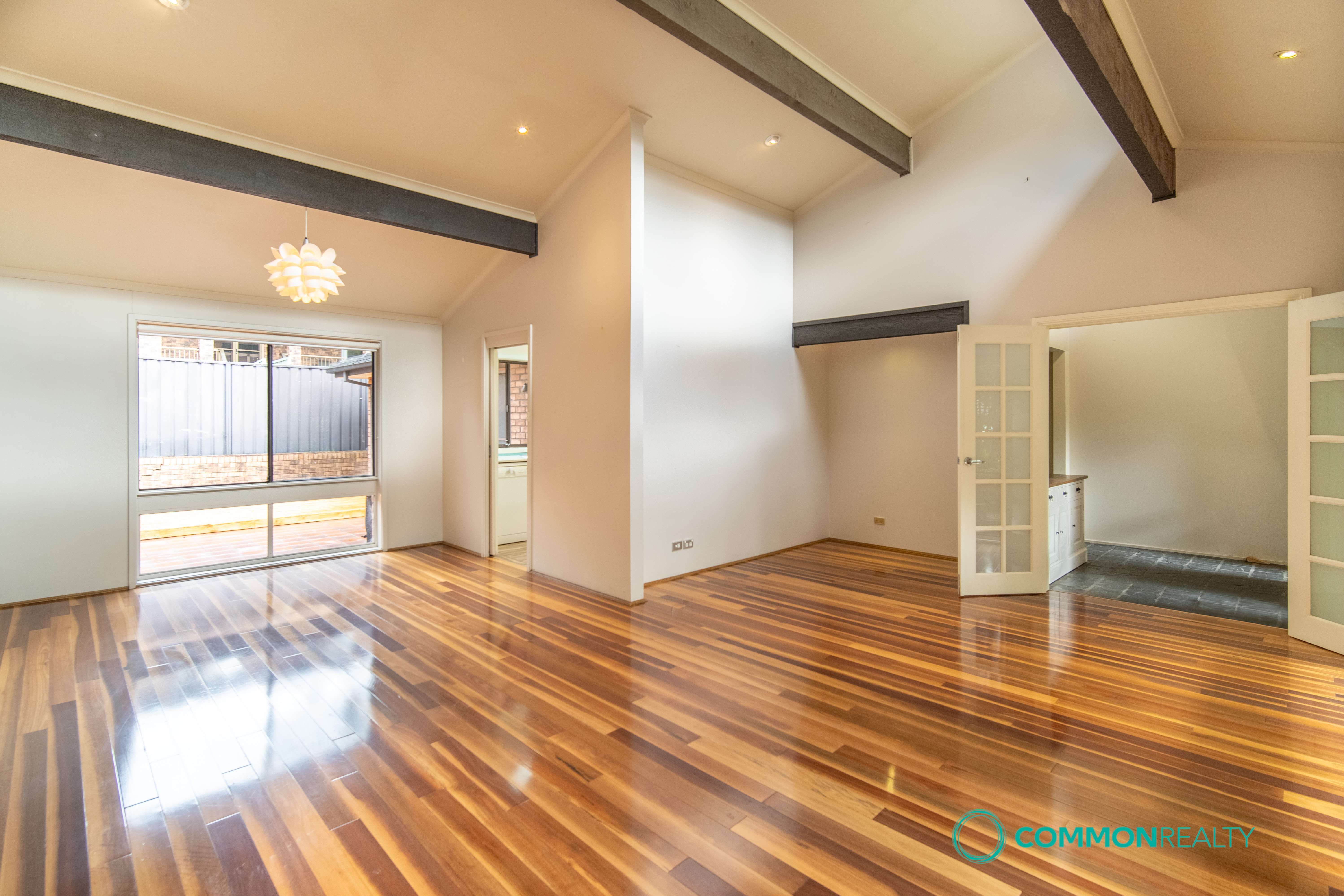 Convenient & Light-Filled Family Living in Chatswood - photo 3