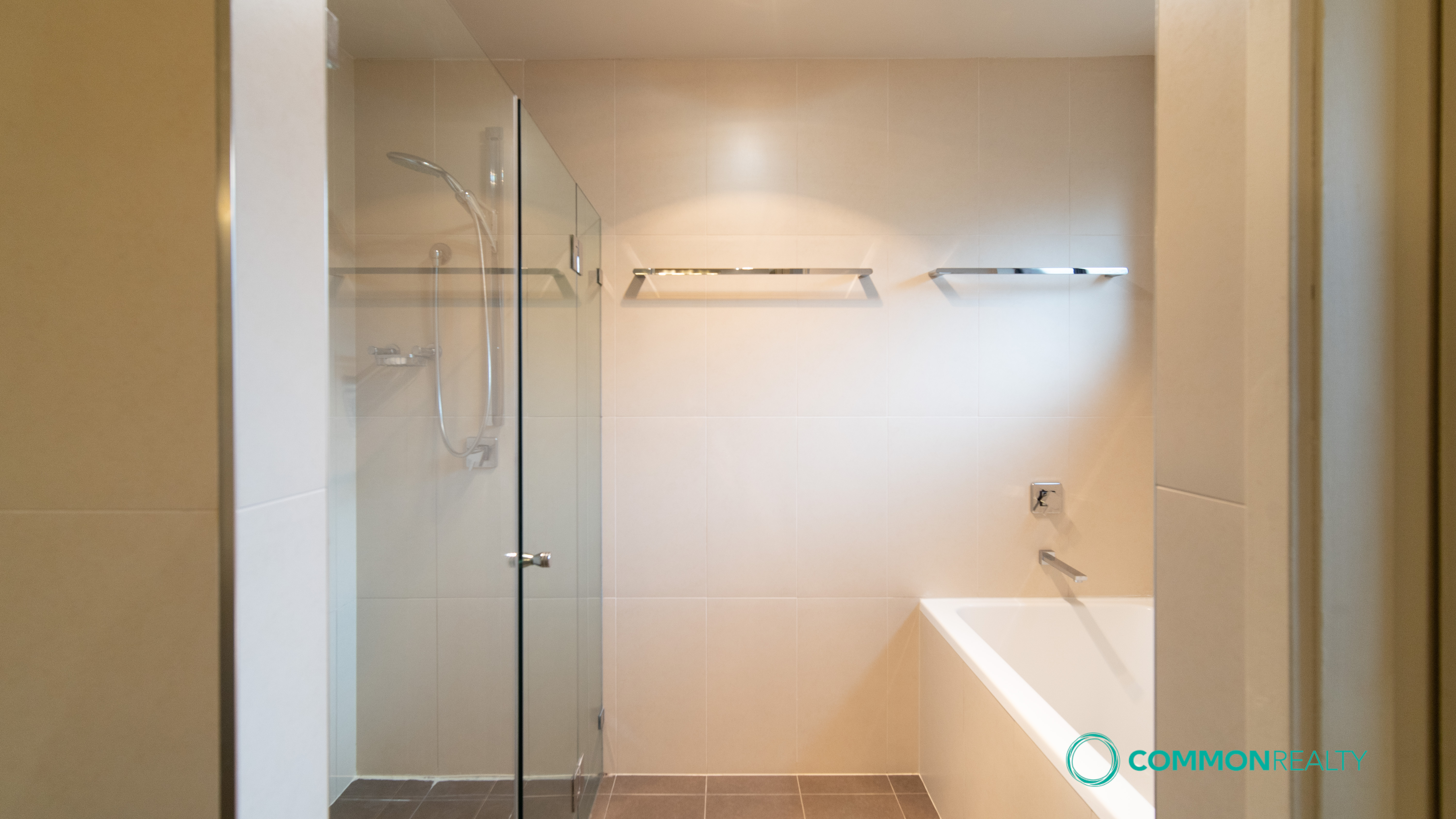 Convenient & Light-Filled Family Living in Chatswood - photo 7