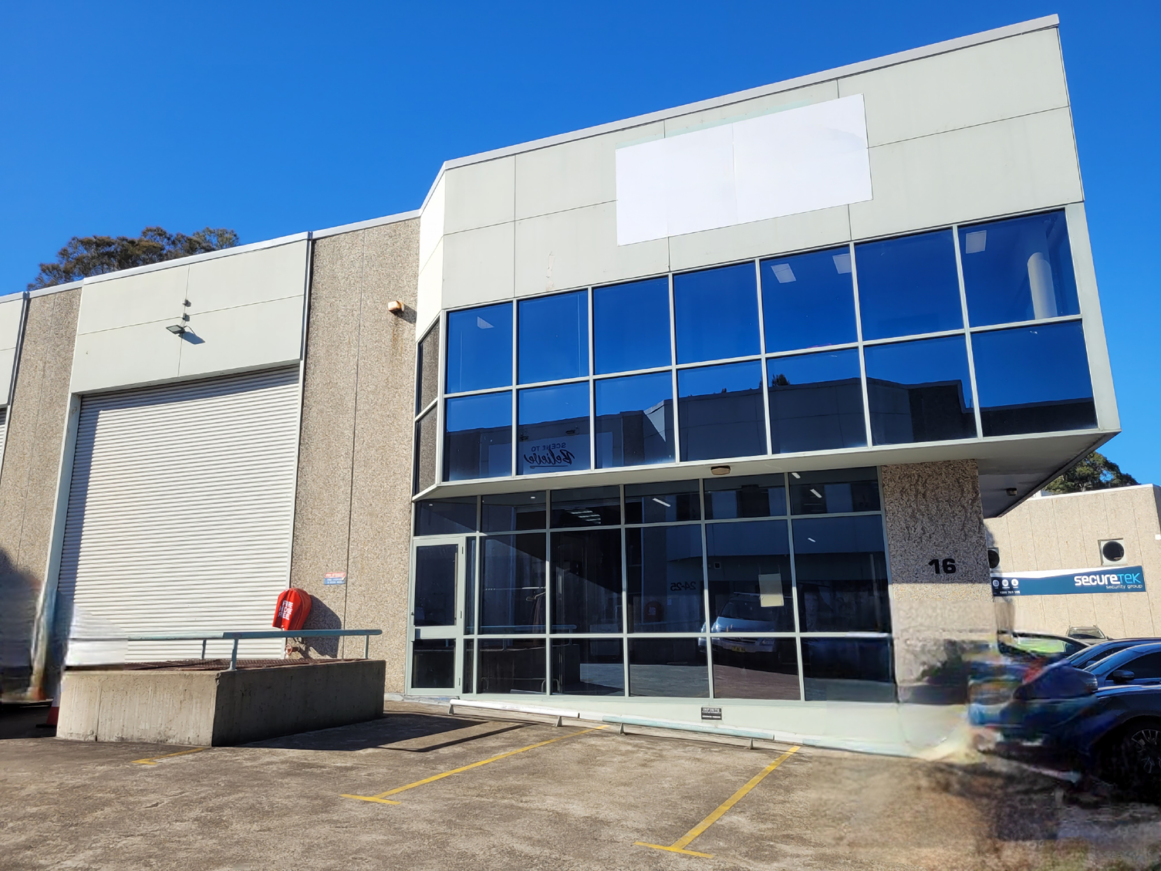 NEW LISTING - 420m2 OFFICE/WAREHOUSE - ROOM TO GROW