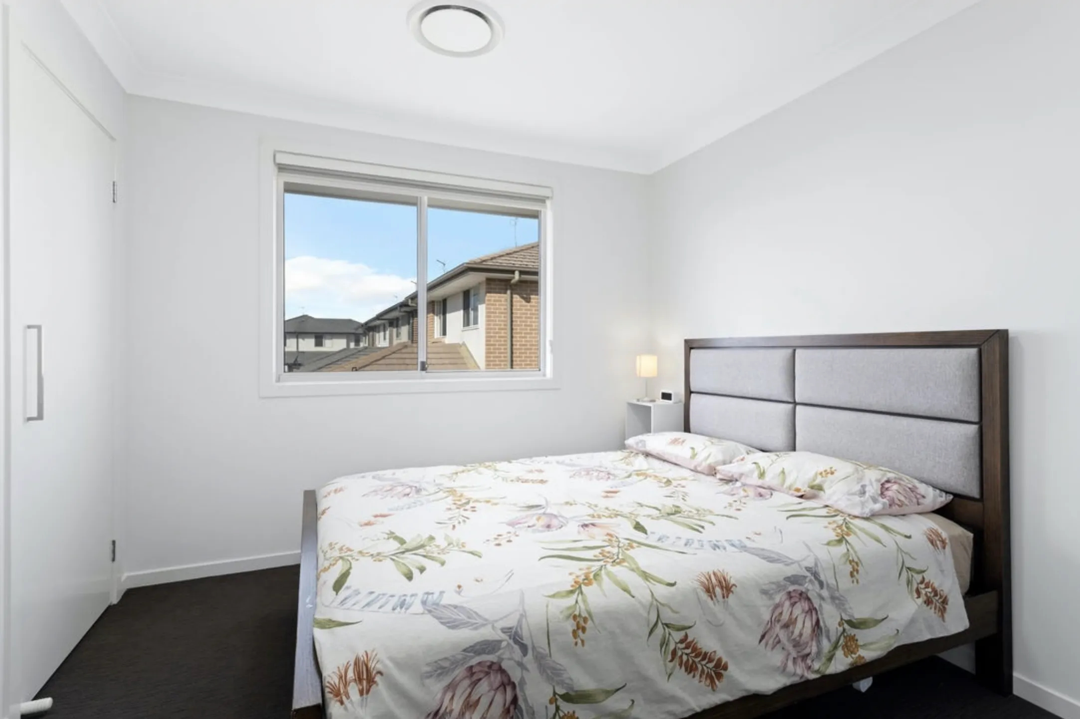 Modern Family Home in Schofields - photo 6