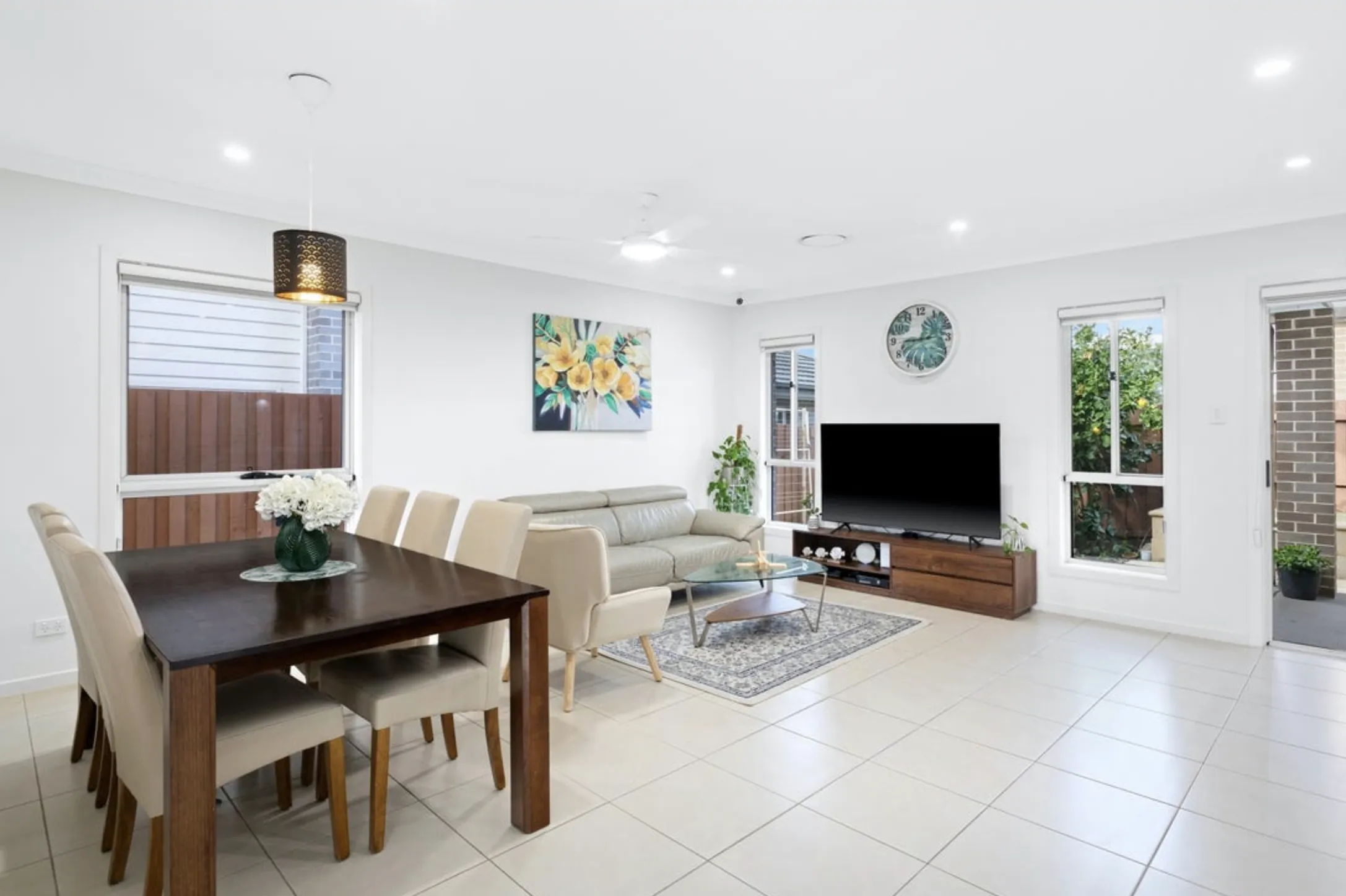 Modern Family Home in Schofields - photo 3