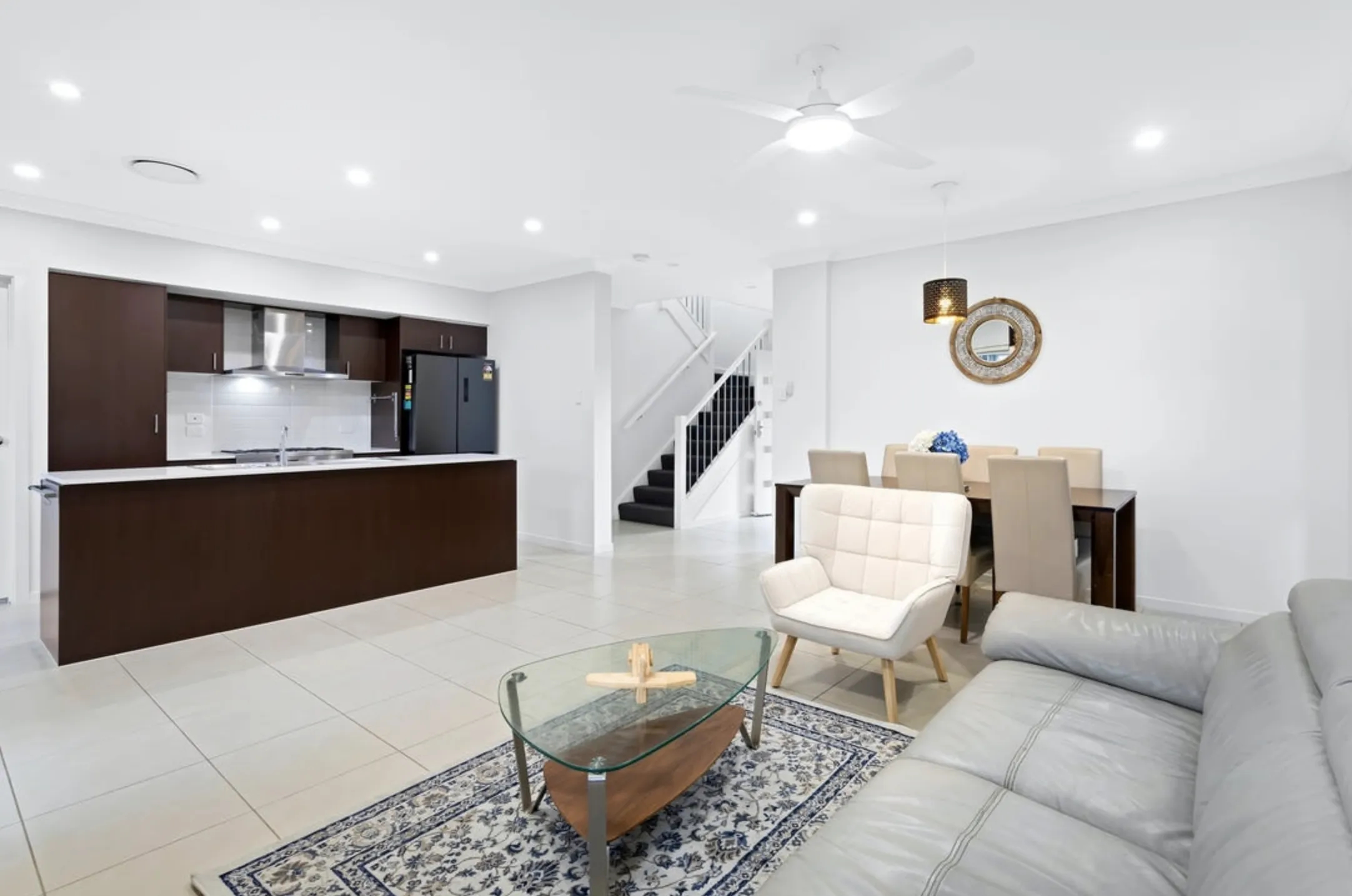 Modern Family Home in Schofields - photo 4