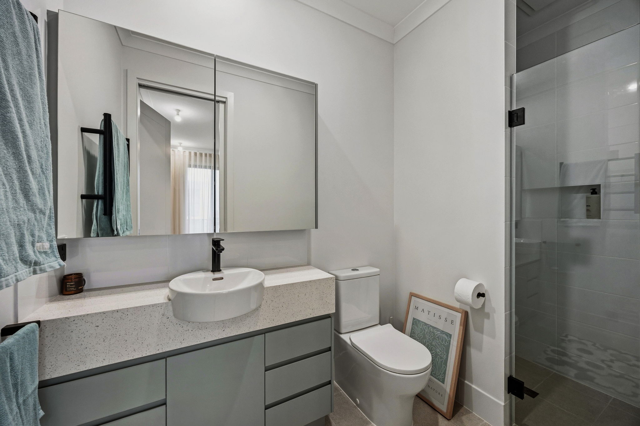 2 John Mckinna Circuit, Taperoo
