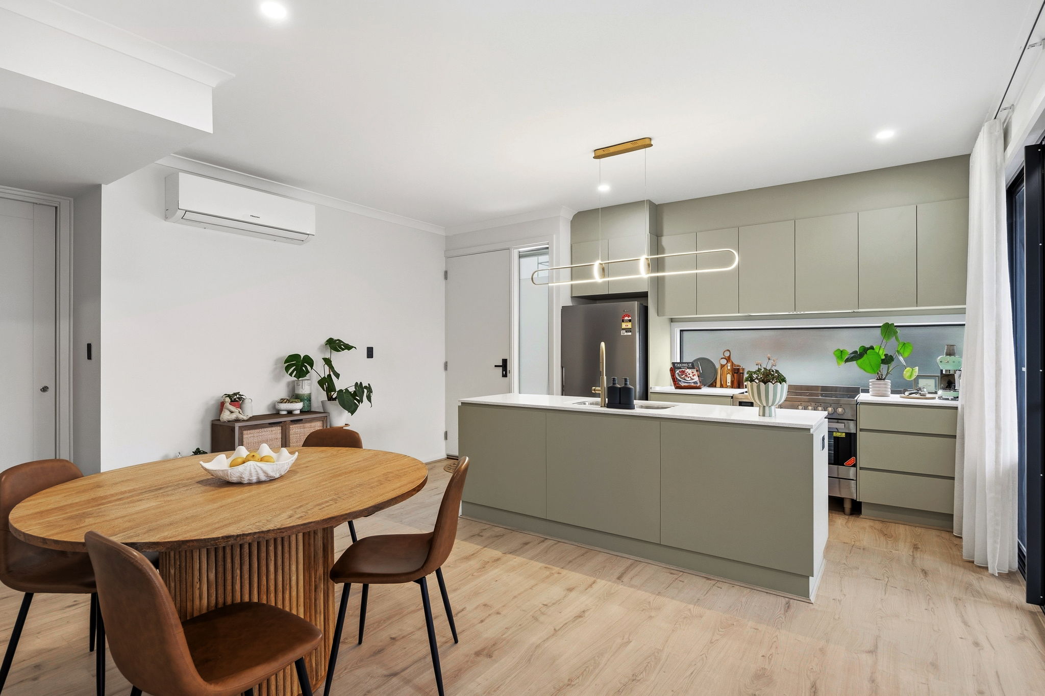 2 John Mckinna Circuit, Taperoo