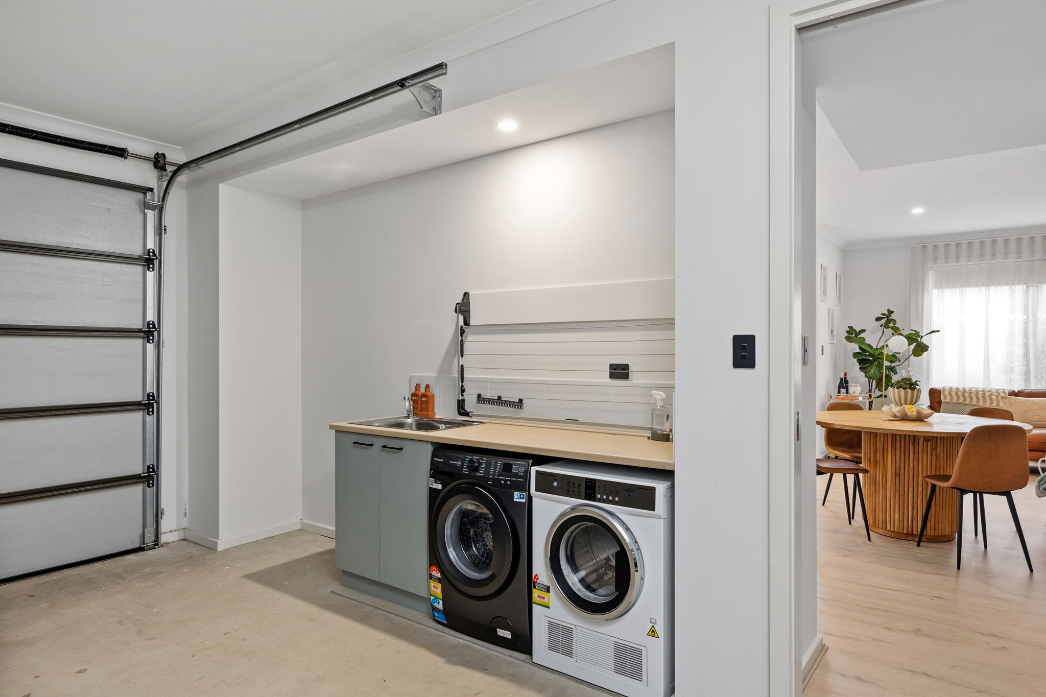 2 John Mckinna Circuit, Taperoo