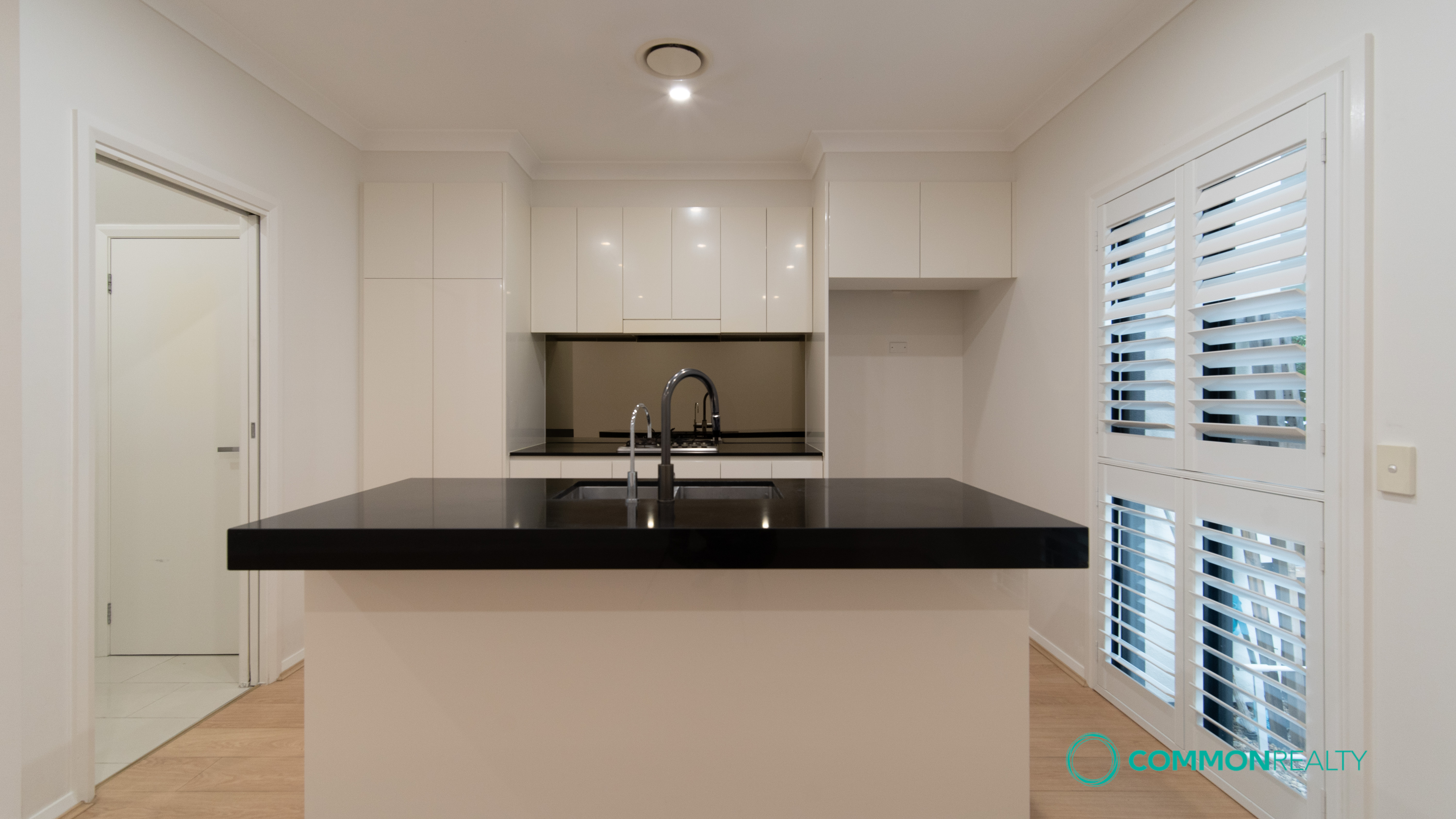 Modern 3 Bedroom Family Luxury - photo 3