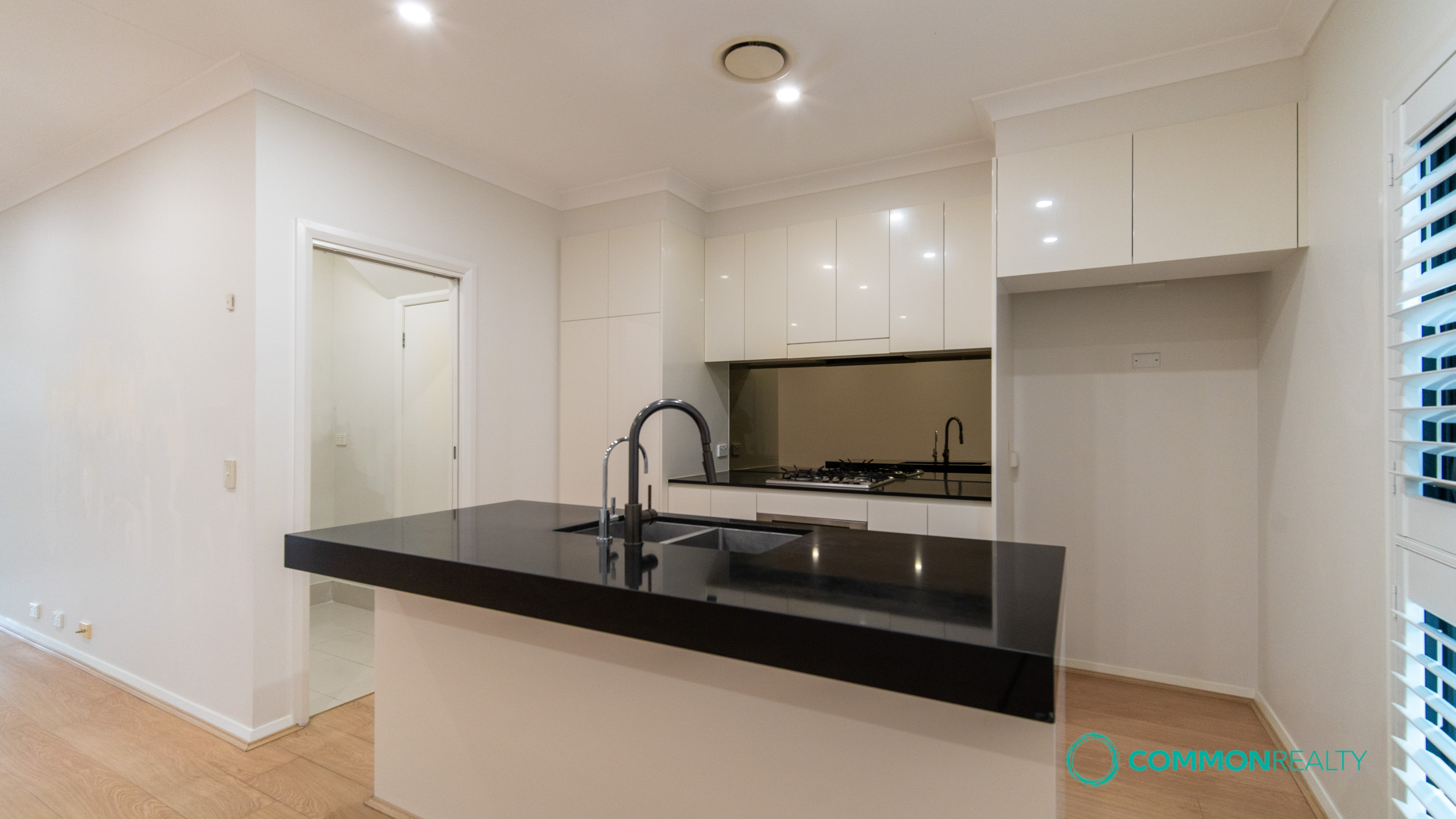 Modern 3 Bedroom Family Luxury - photo 4