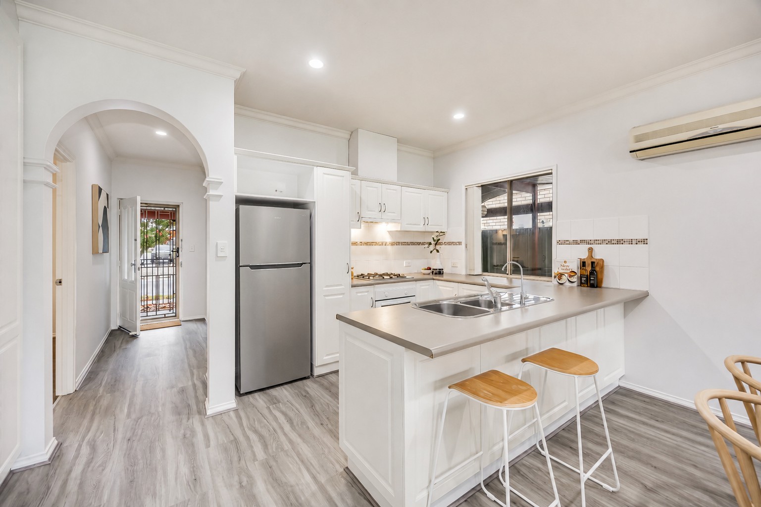 6 Heard Avenue, Mawson Lakes