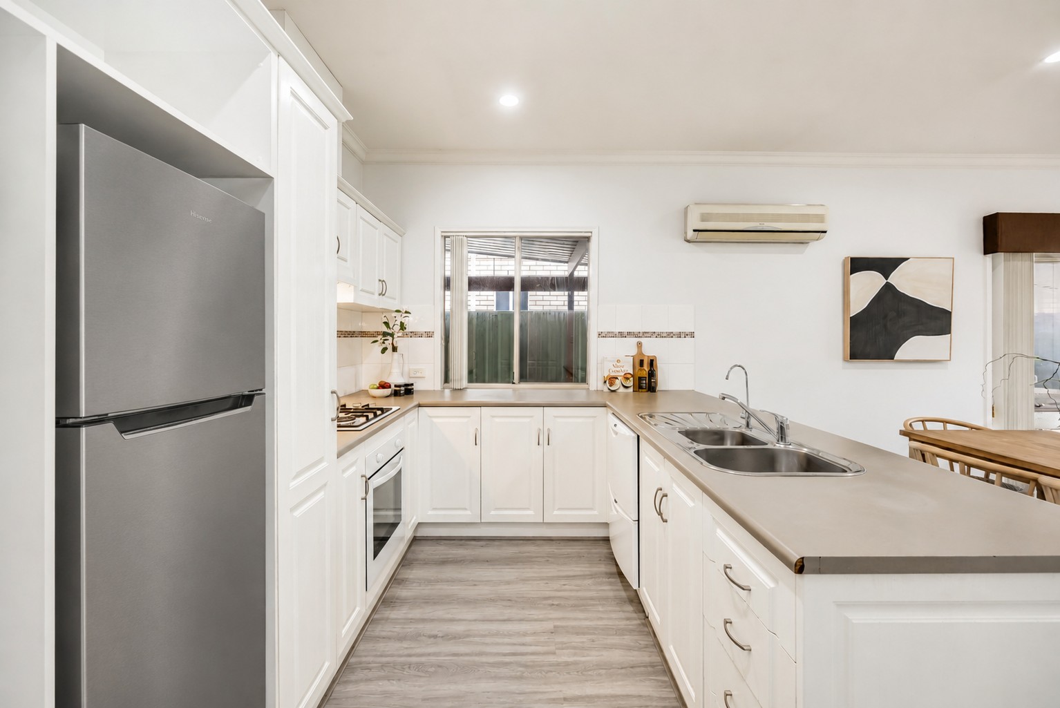 6 Heard Avenue, Mawson Lakes