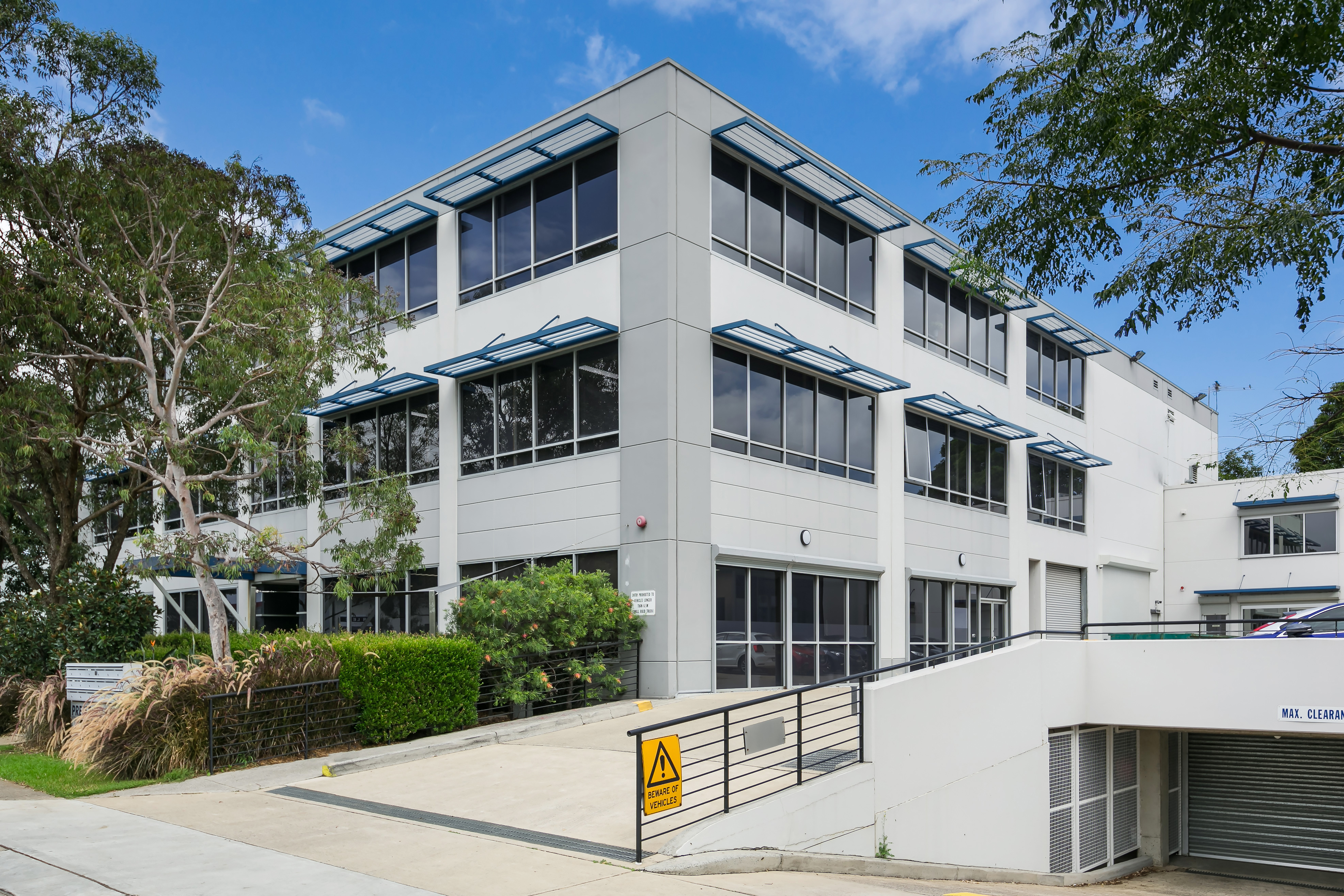 OFFICE SOLD BY KENNEDY LEARMONT