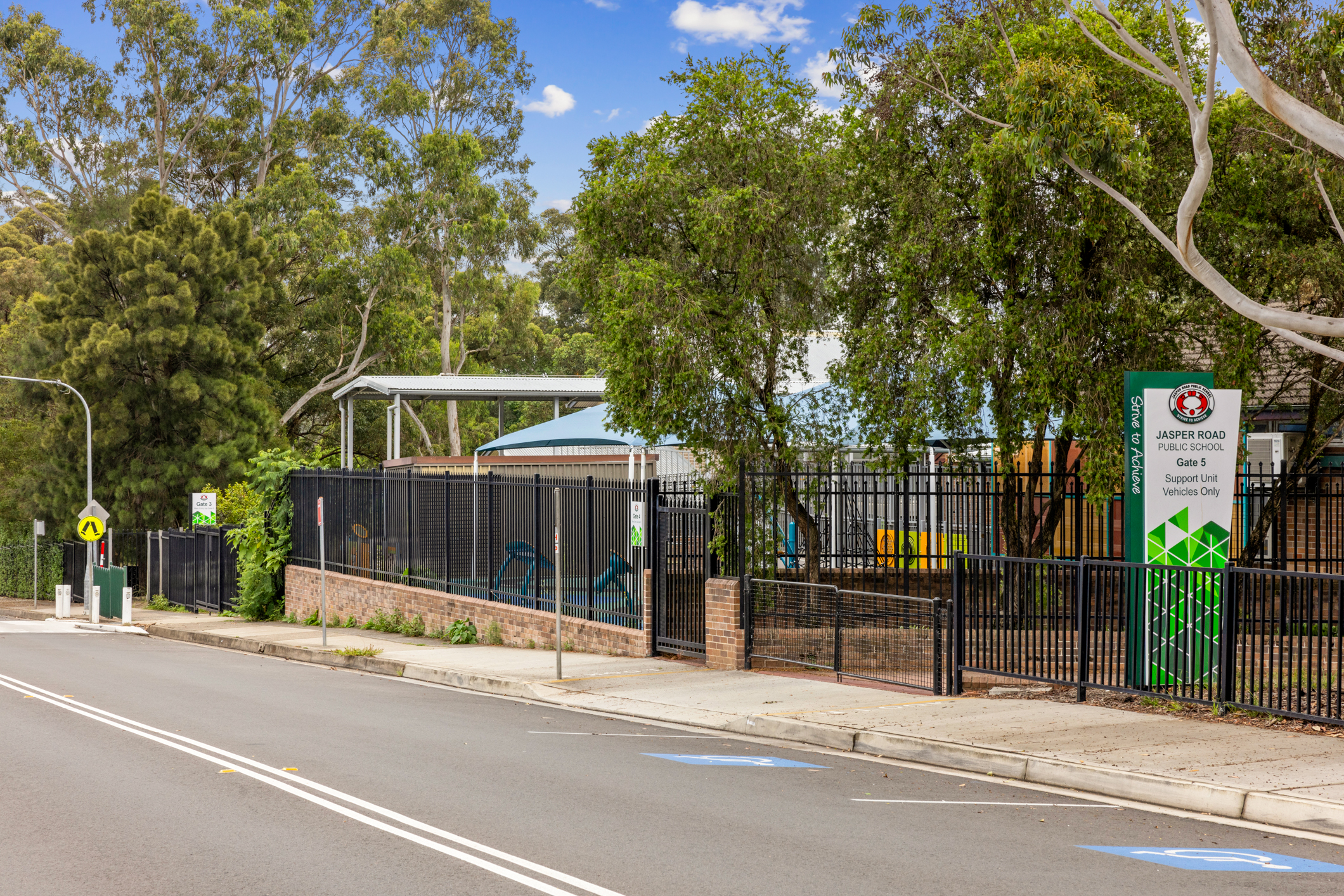 Rare 948sqm Blank Canvas in the Heart of Baulkham Hills - photo 2