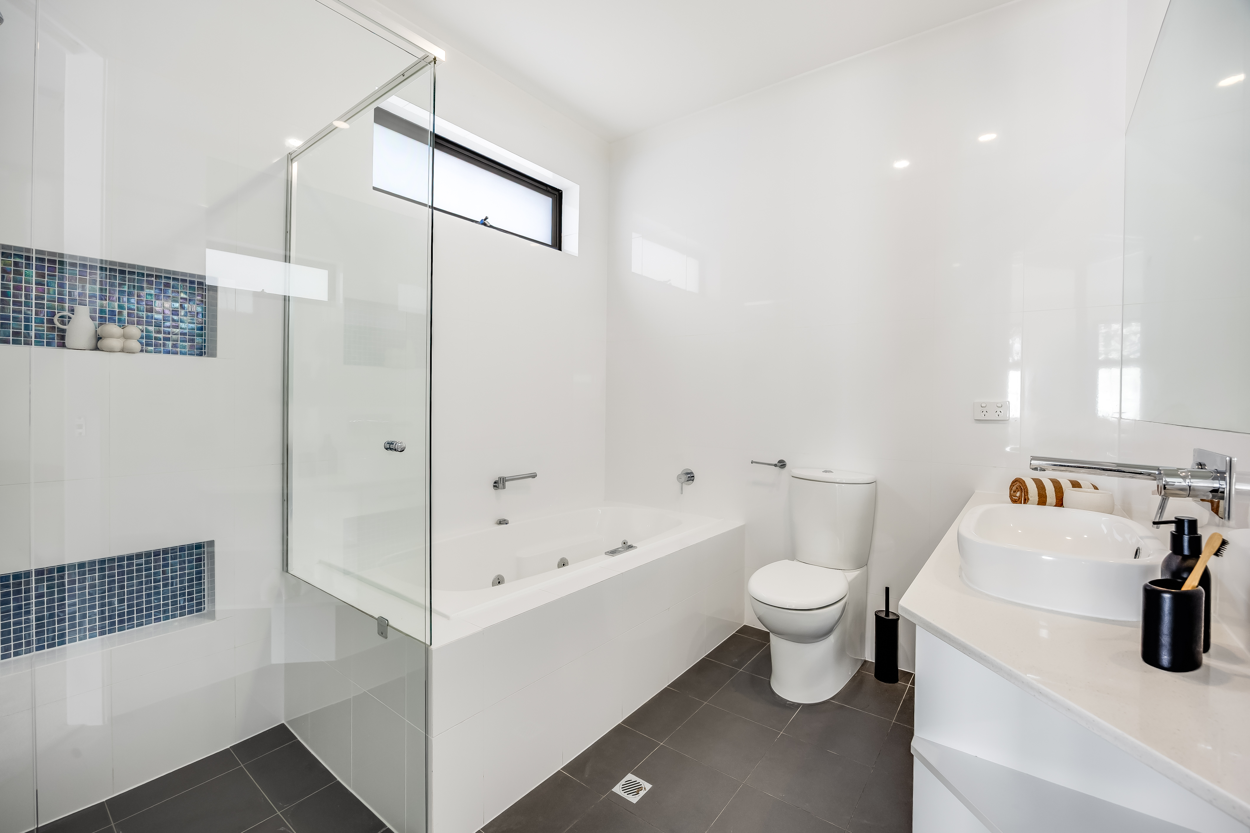 2A Corralyn Terrace, Enfield