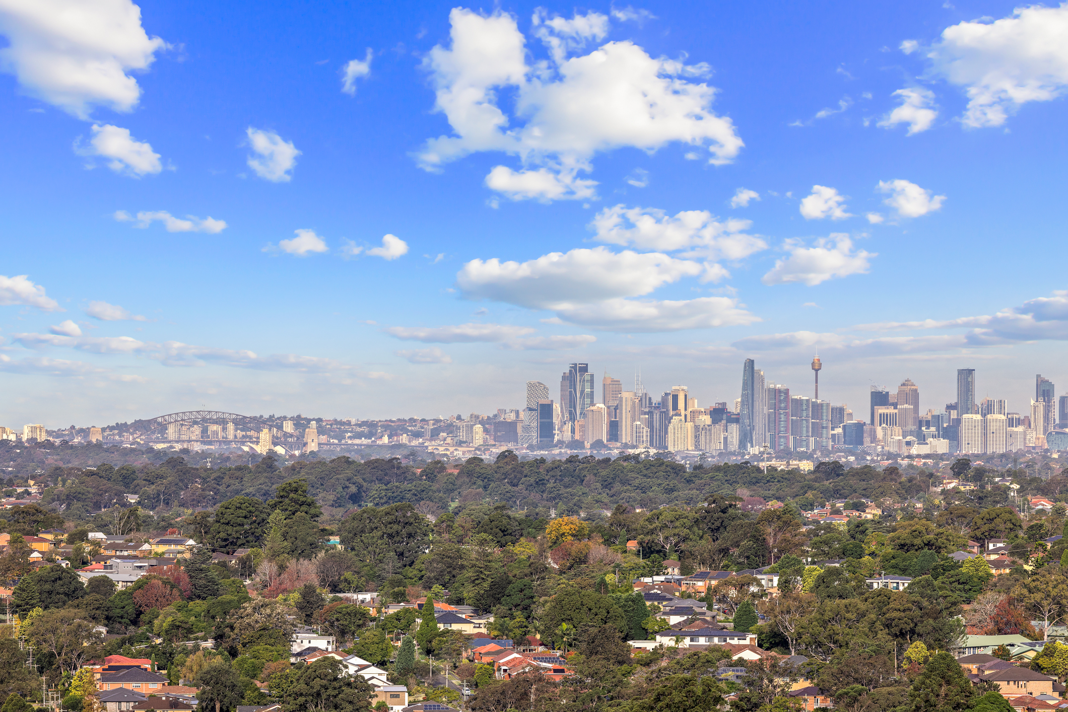 Luxurious East-Facing Penthouse with Panoramic City Views in the Heart of Epping - photo 3