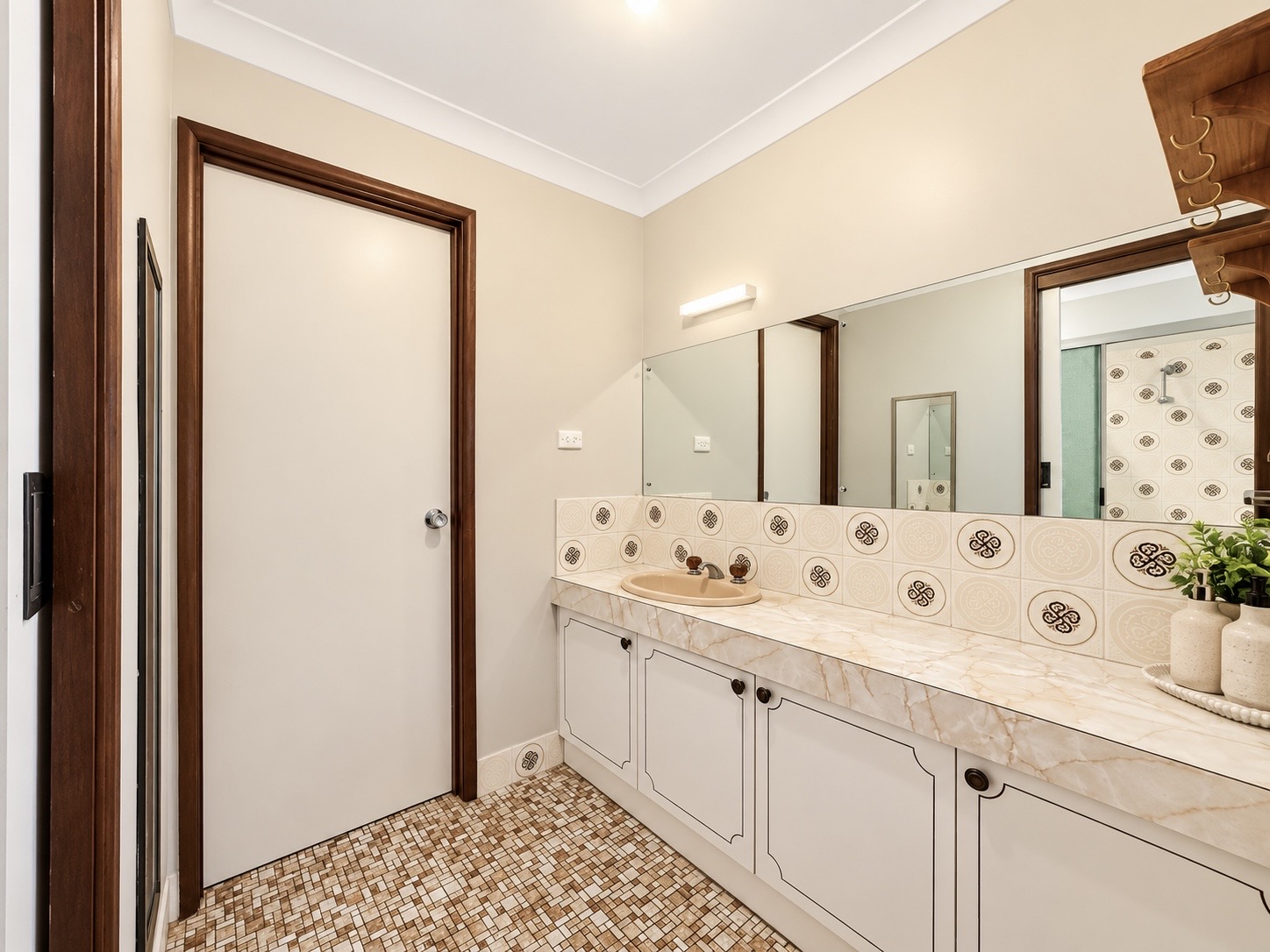 126 Clarke Street, Howlong For Sale by Farmbuy.com - image 12