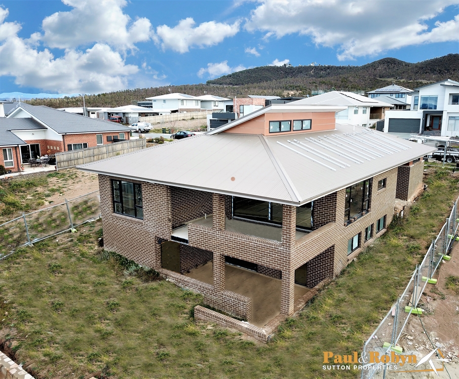 10 Jamrozik Street, Denman Prospect Sutton Properties