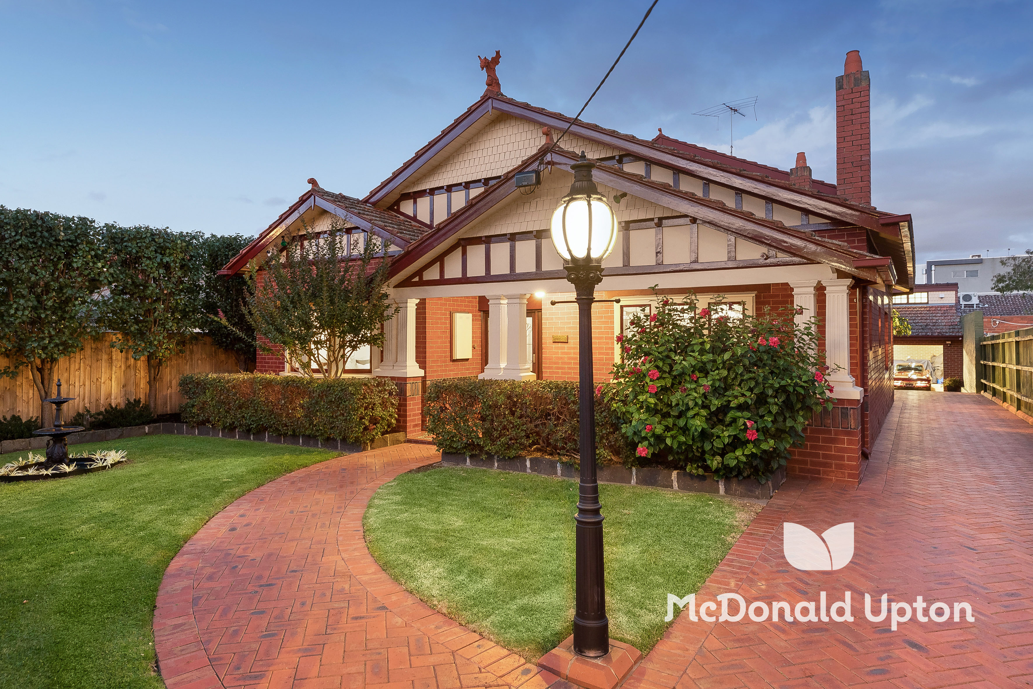 168 Napier Street, Essendon