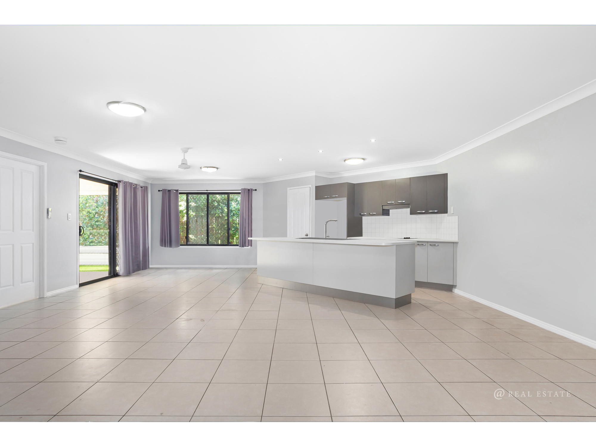 10 Booth Court, Cooee Bay Real Estate