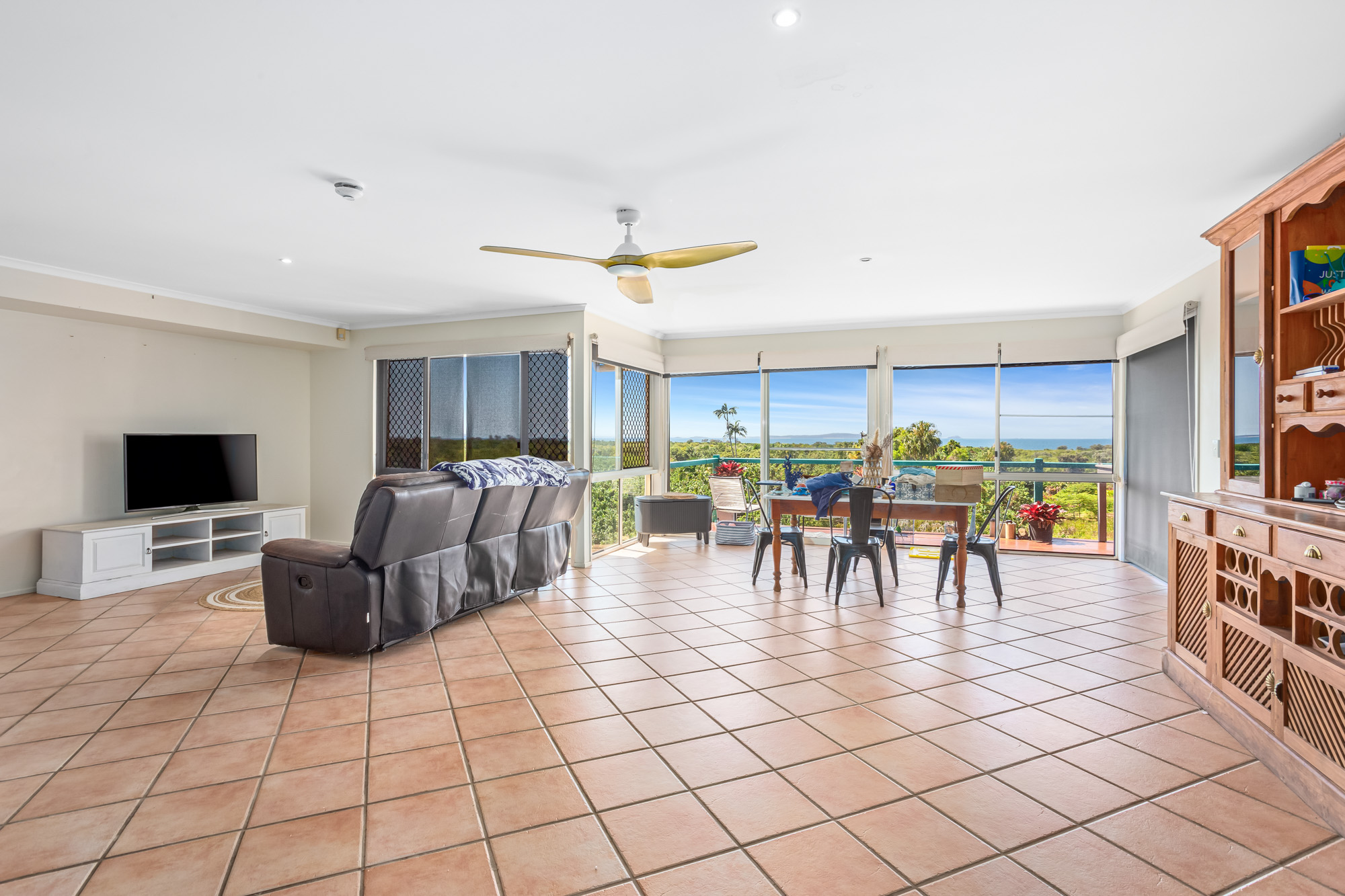 28 Macaulay Way, Pacific Heights | @ Real Estate