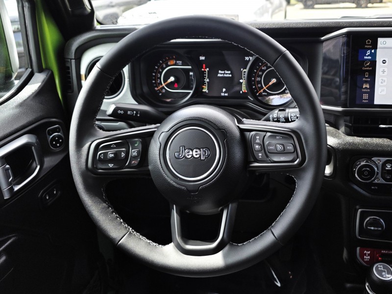 2025 Jeep Wrangler 4-Door Willys - Photo 12